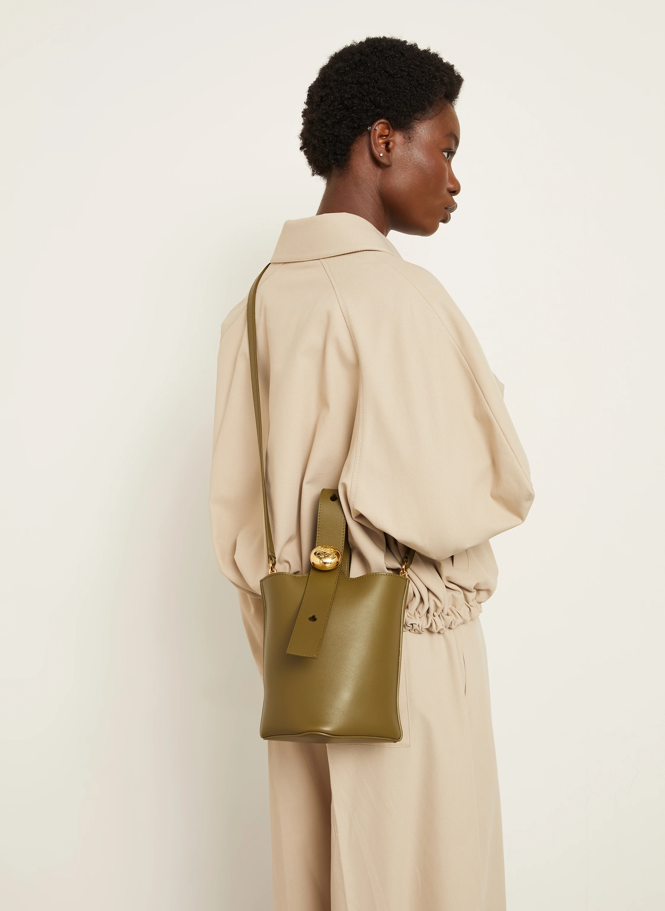 LOEWE Handtasche PEBBLE BUCKET MINI