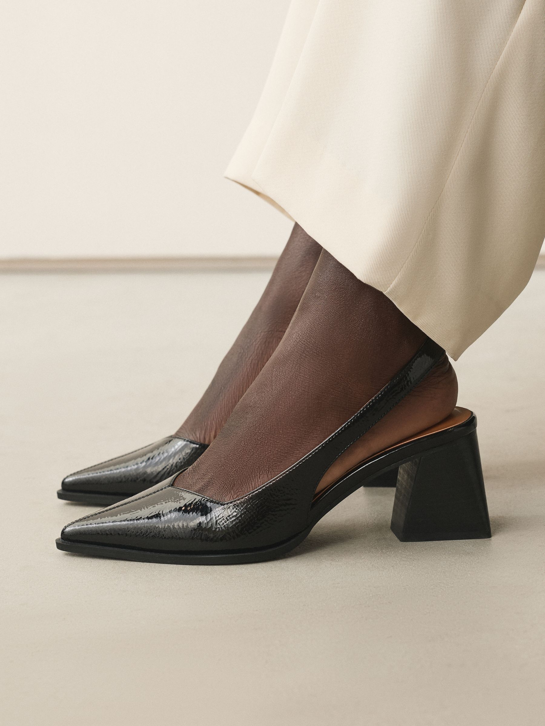 Zwart lak - Forever Comfort® Pointed Toe Slingback Block Heels