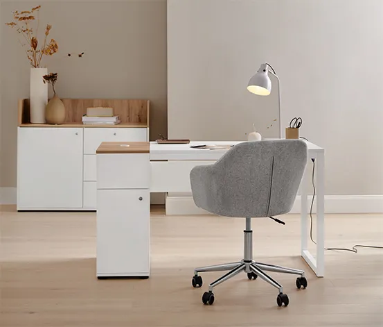 Schreibtisch mit Stauraum
