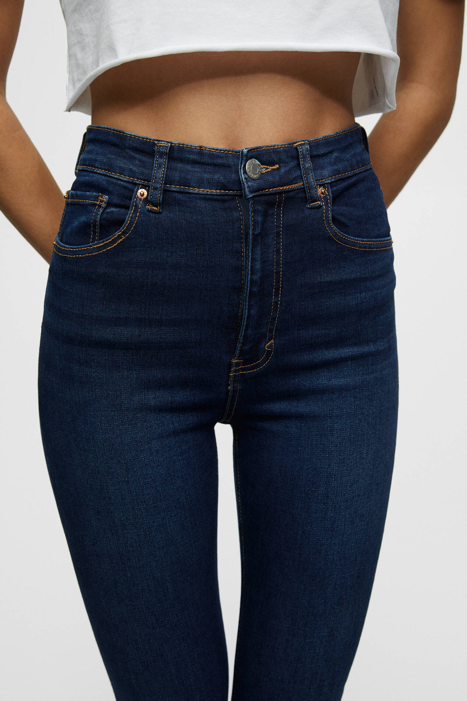 CALÇA JEANS SKINNY DE CINTURA ALTA - AZUL MARINHO