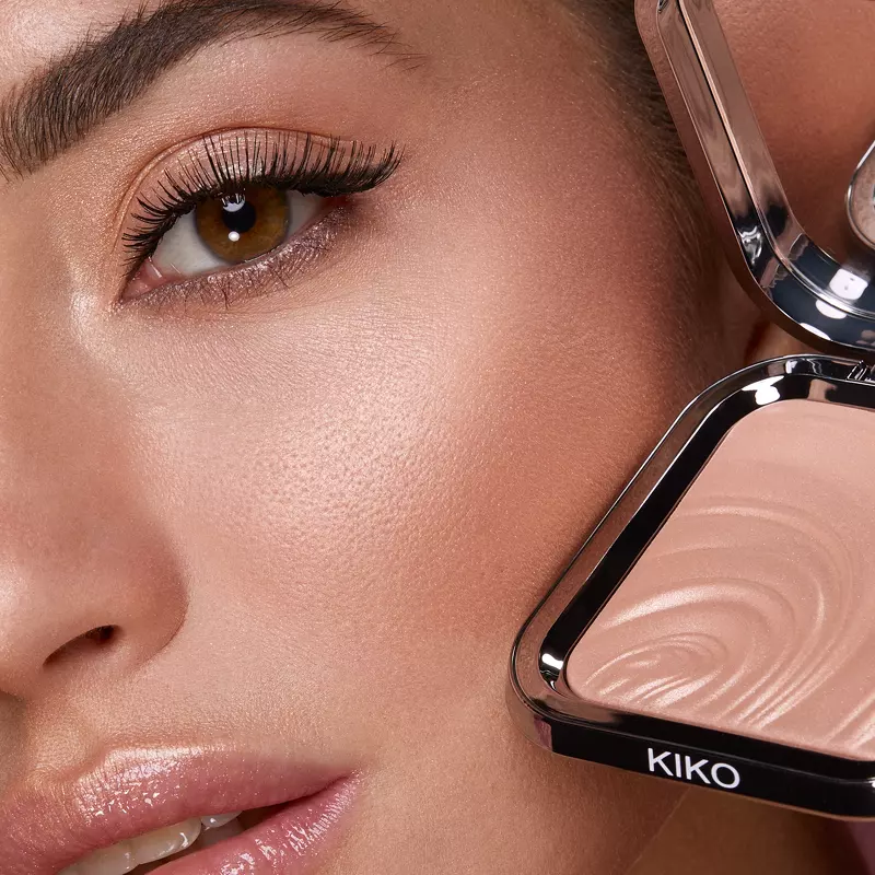 KIKO Milano Glow Fusion Intense Powder Highlighter 10,5 gr. - 02 Coral