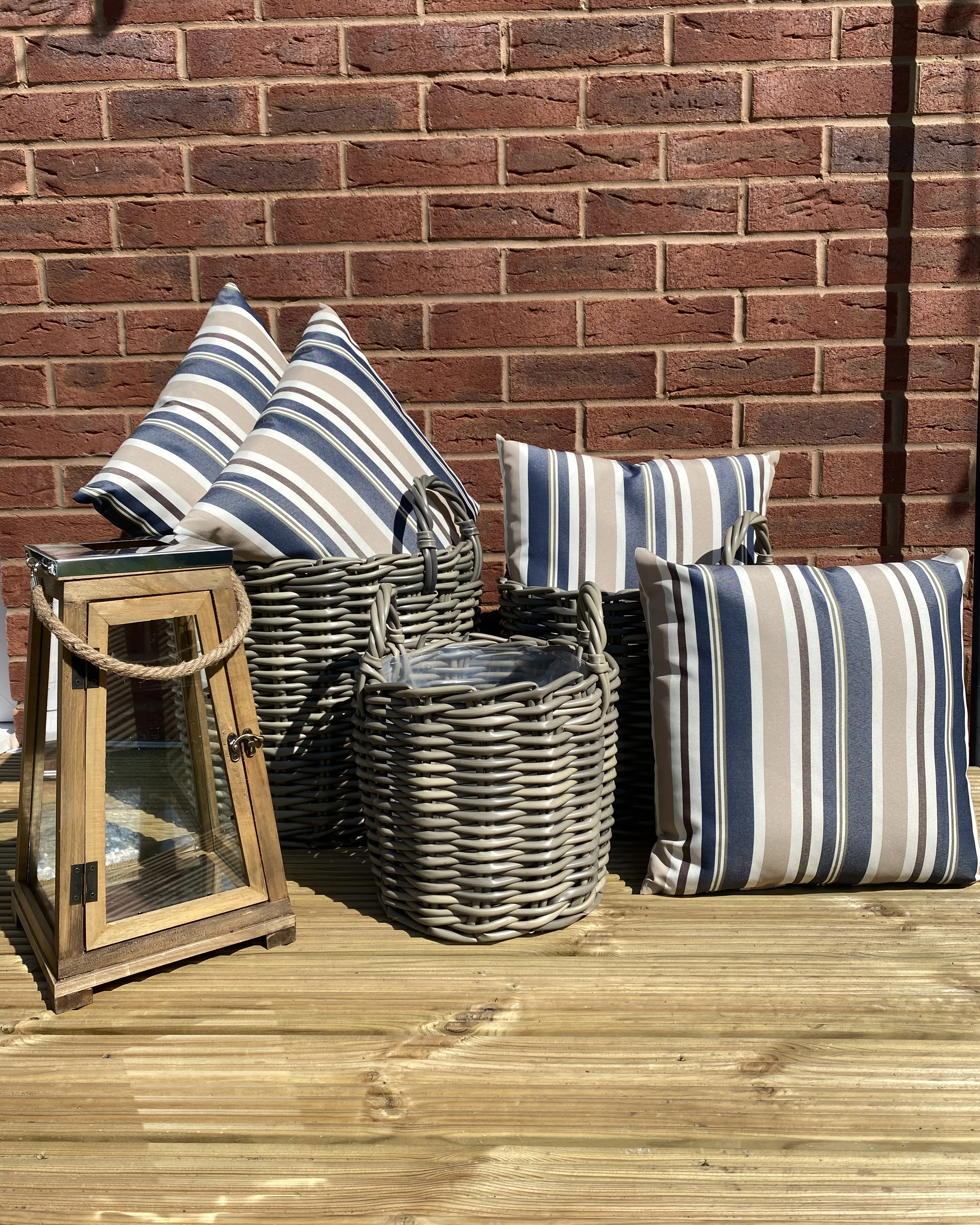 Set van 2 tuinkussens KASTOS gestreept 40 x 40 cm Taupe