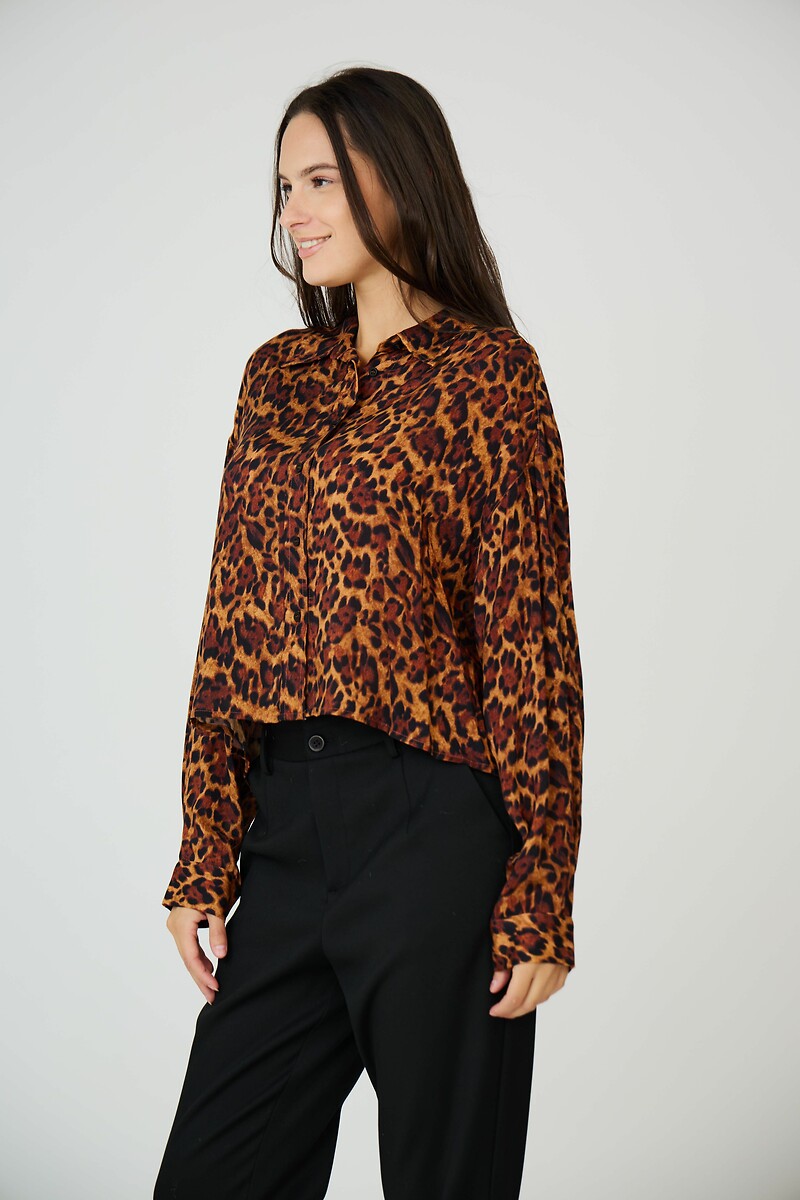 ATÉ BREVE<br>Blusa com decote em V
