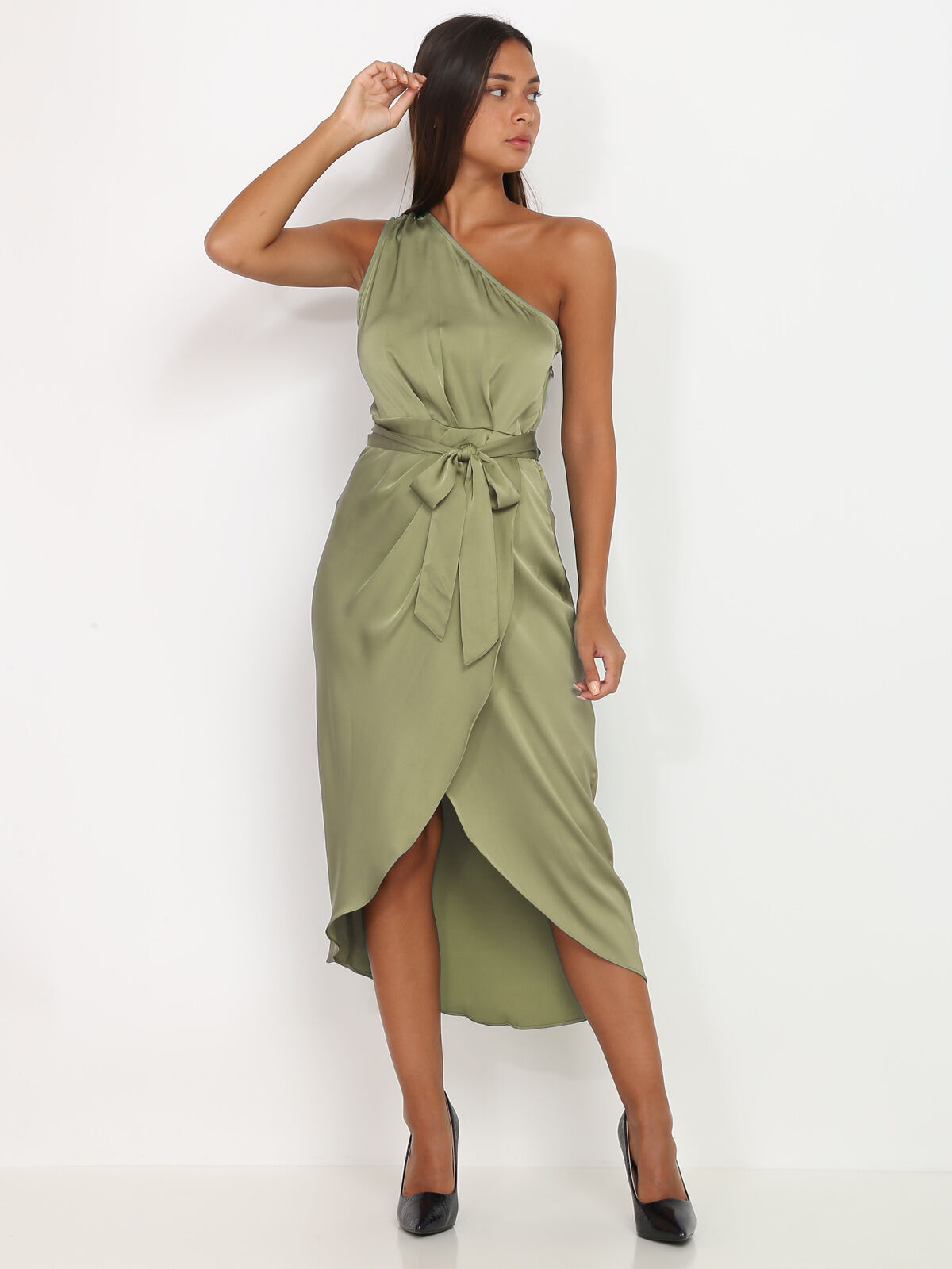 Robe asymétrique satinée- Vert olive