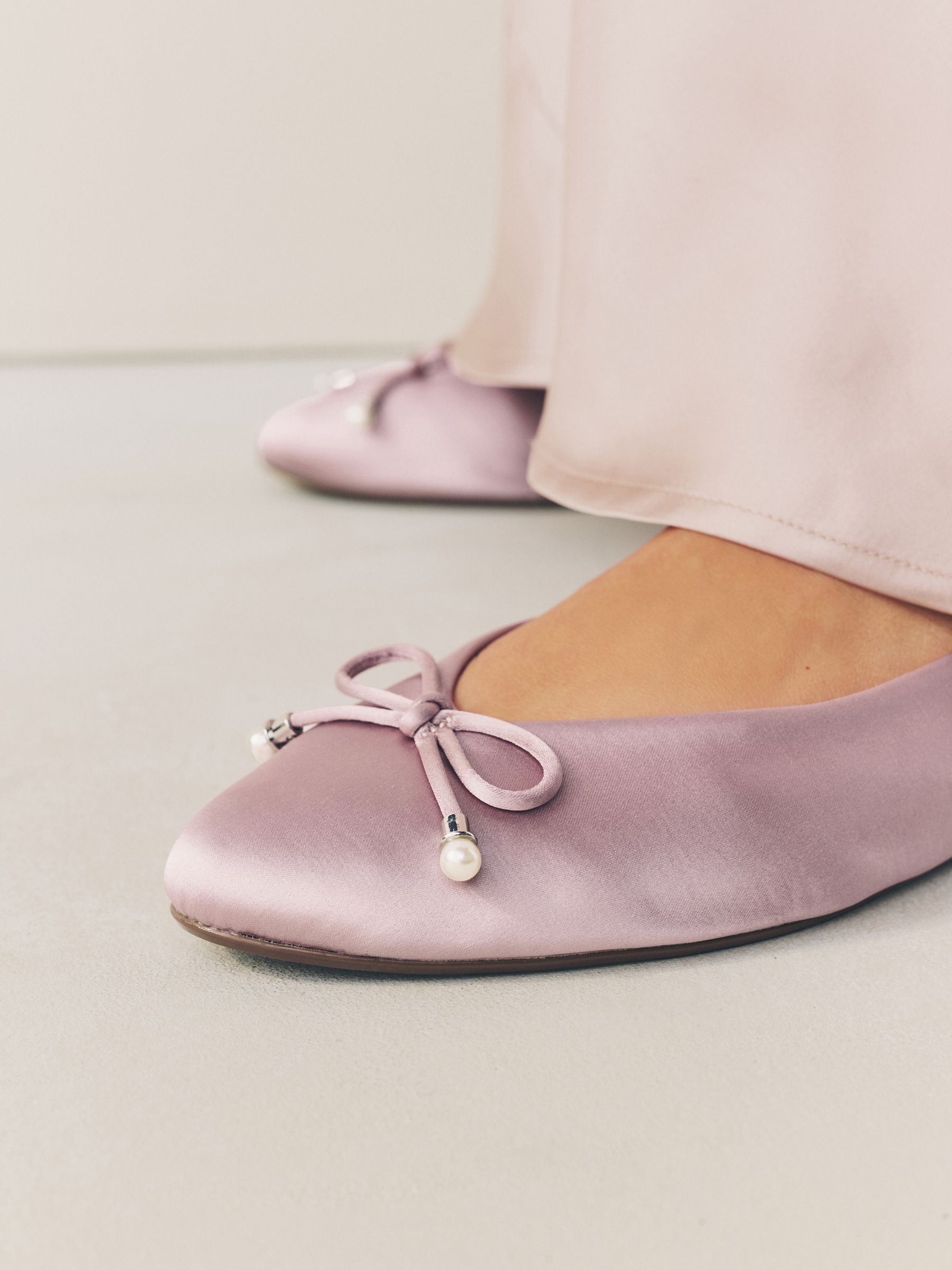 Oudroze - Bridesmaid Pearl Effect Bow Detail Ballerinas