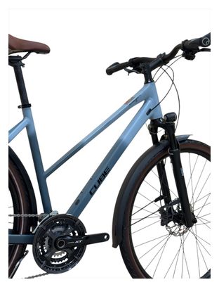 Produit reconditionné .  Cube Kathmandu SL Shimano XT 2022 . Vélo trekking . Cube . Très bon état