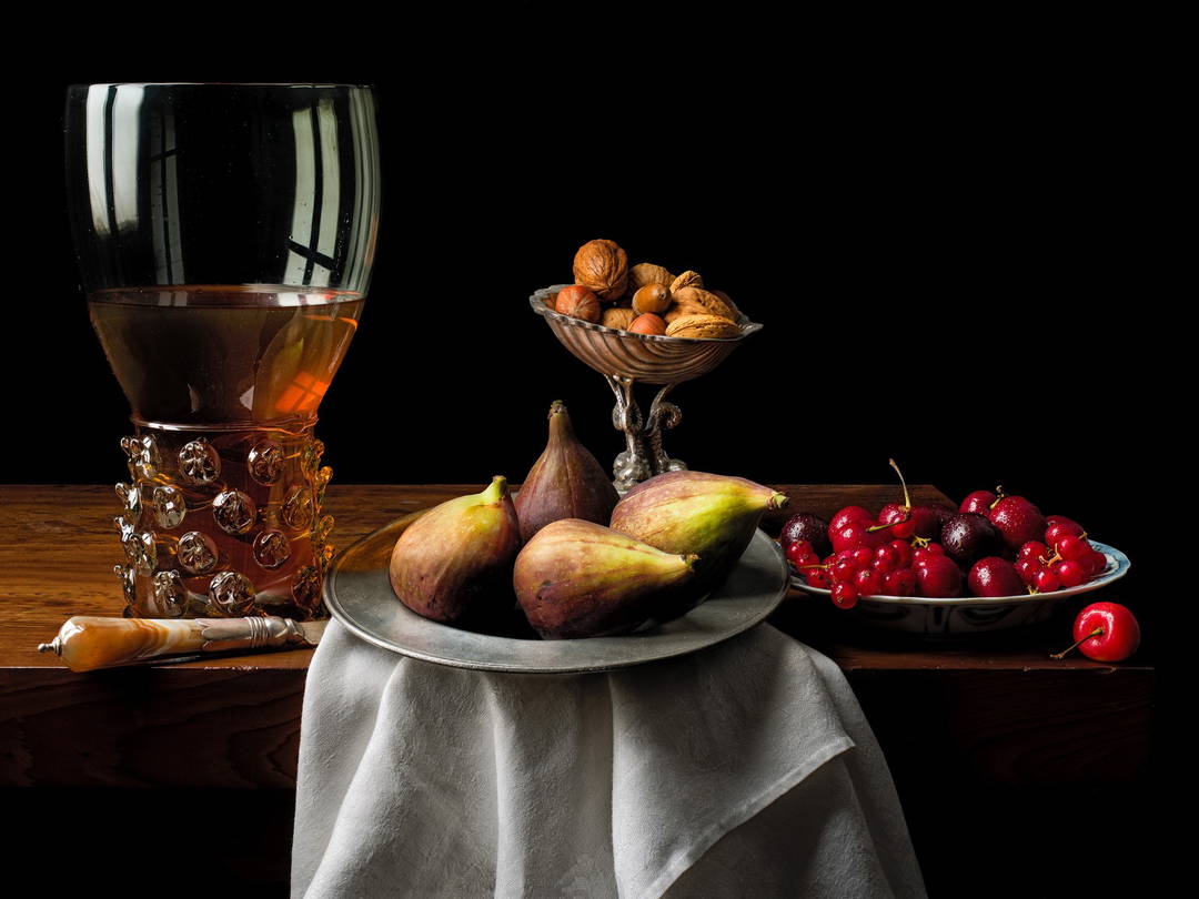 Still life with figs and cherries by Kevin Best - Limited Edition. Edition of: 100. Signed.