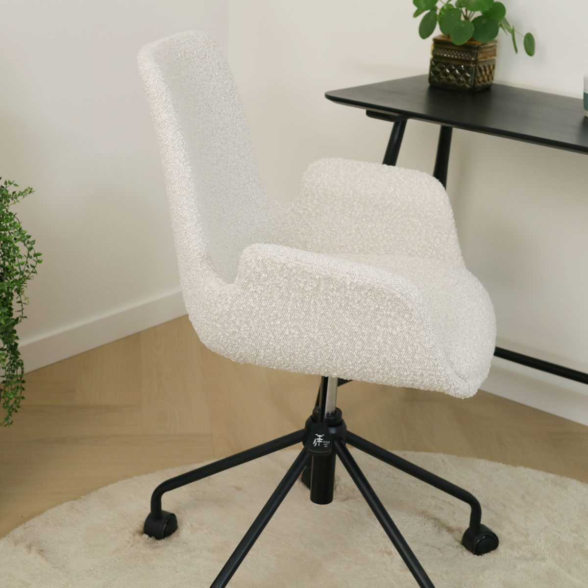 Bureaustoel Nout-Eef bouclé beige - zwart onderstel