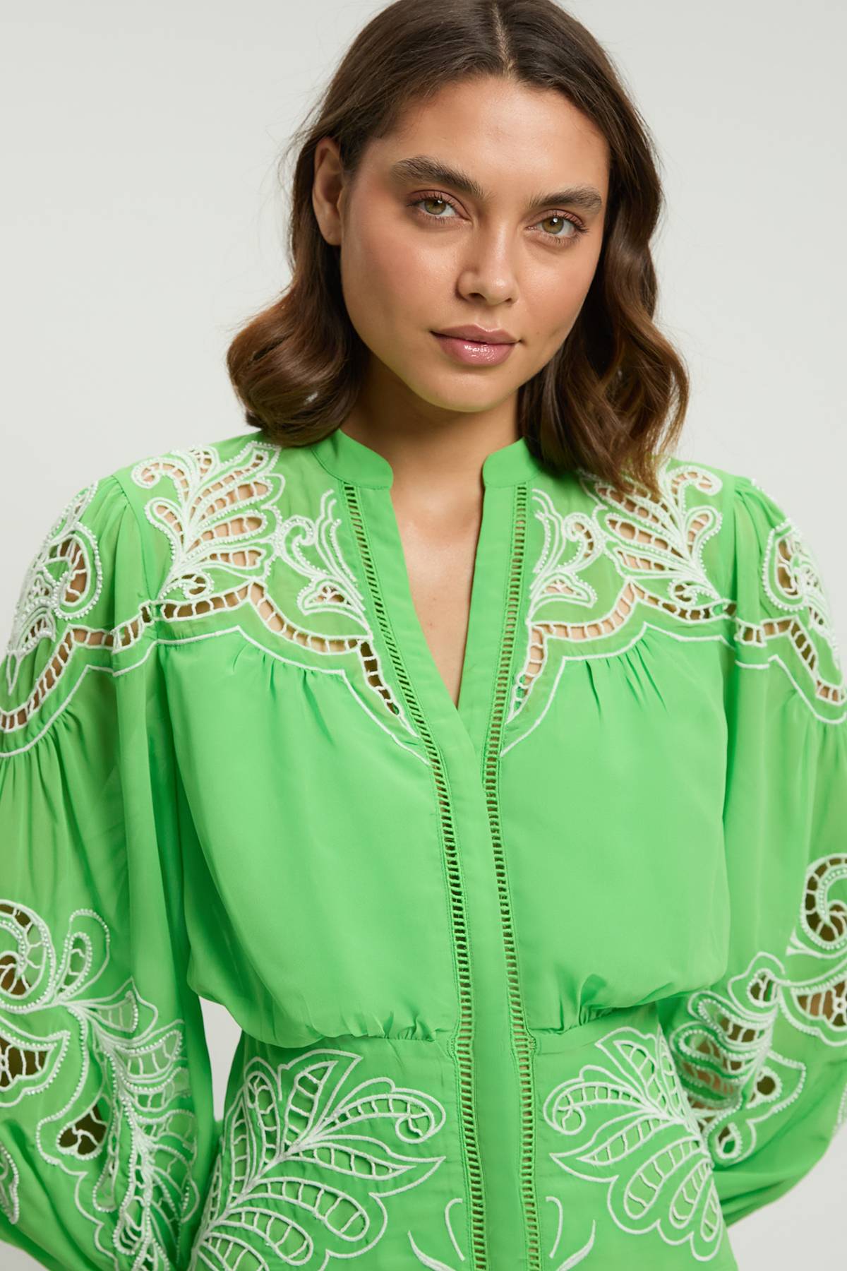 KarenMillen Robe Mini Tissée Brodée De Perles À Découpes Ajourées