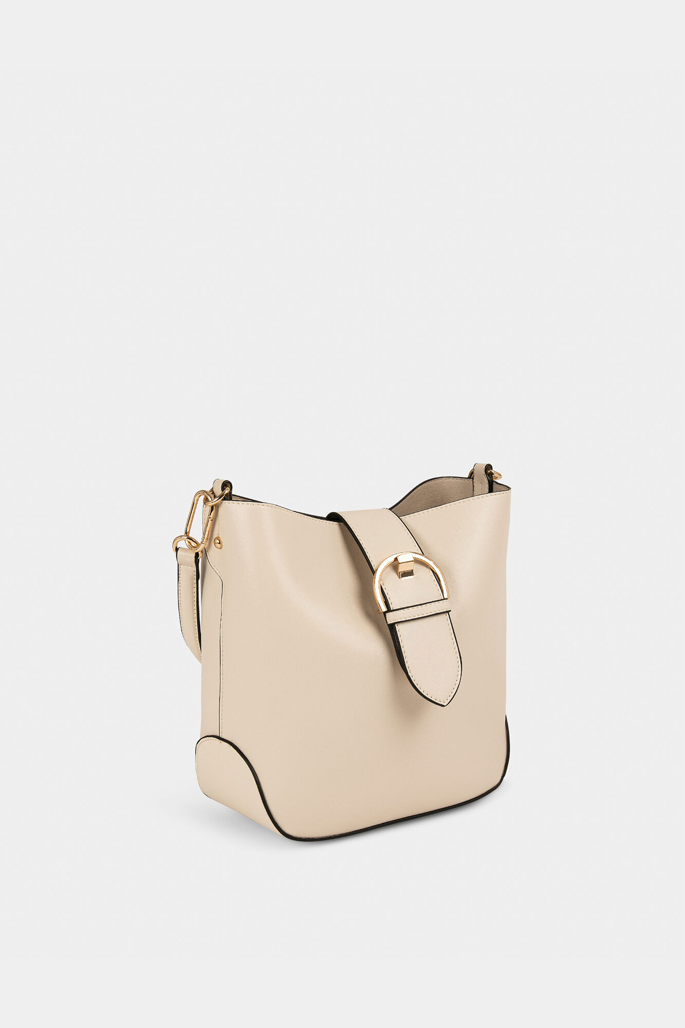 Bolsa tipo saco com aba - Marfim