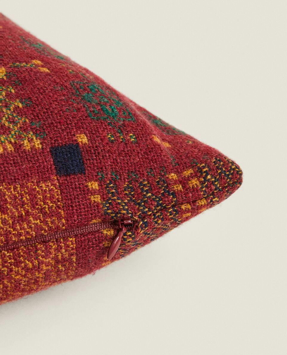 CAPA DE ALMOFADA EM LÃ JACQUARD MULTICOLORIDA