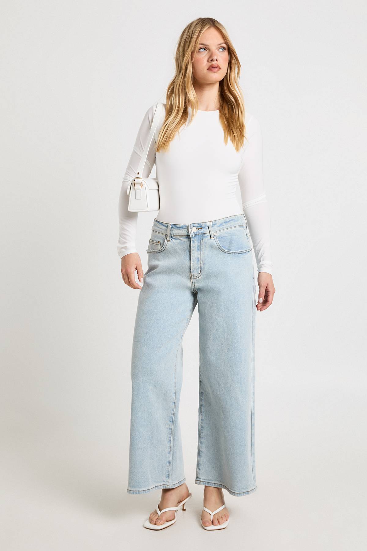 boohoo Body Petite À Manches Longues Et Col Rond En Tissu Slinky Double Épaisseur