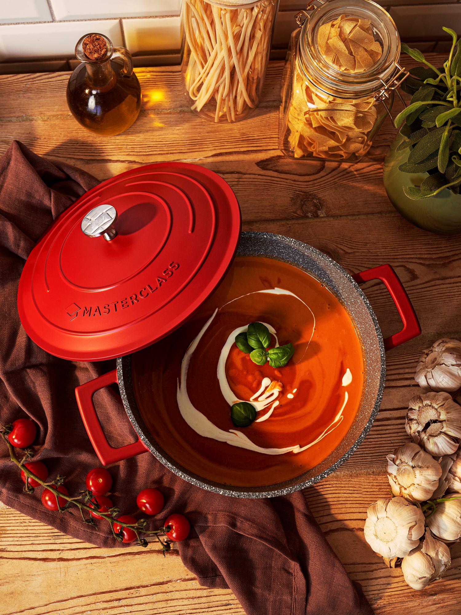 Gryde med låg 5L | Støbt aluminium/bund af rustfrit stål. 5 l. | Tomato Red | MASTERCLASS