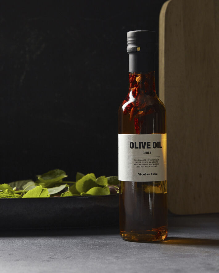 Nicolas Vahé Olivenolie 99,5% med chili , 25 cl.