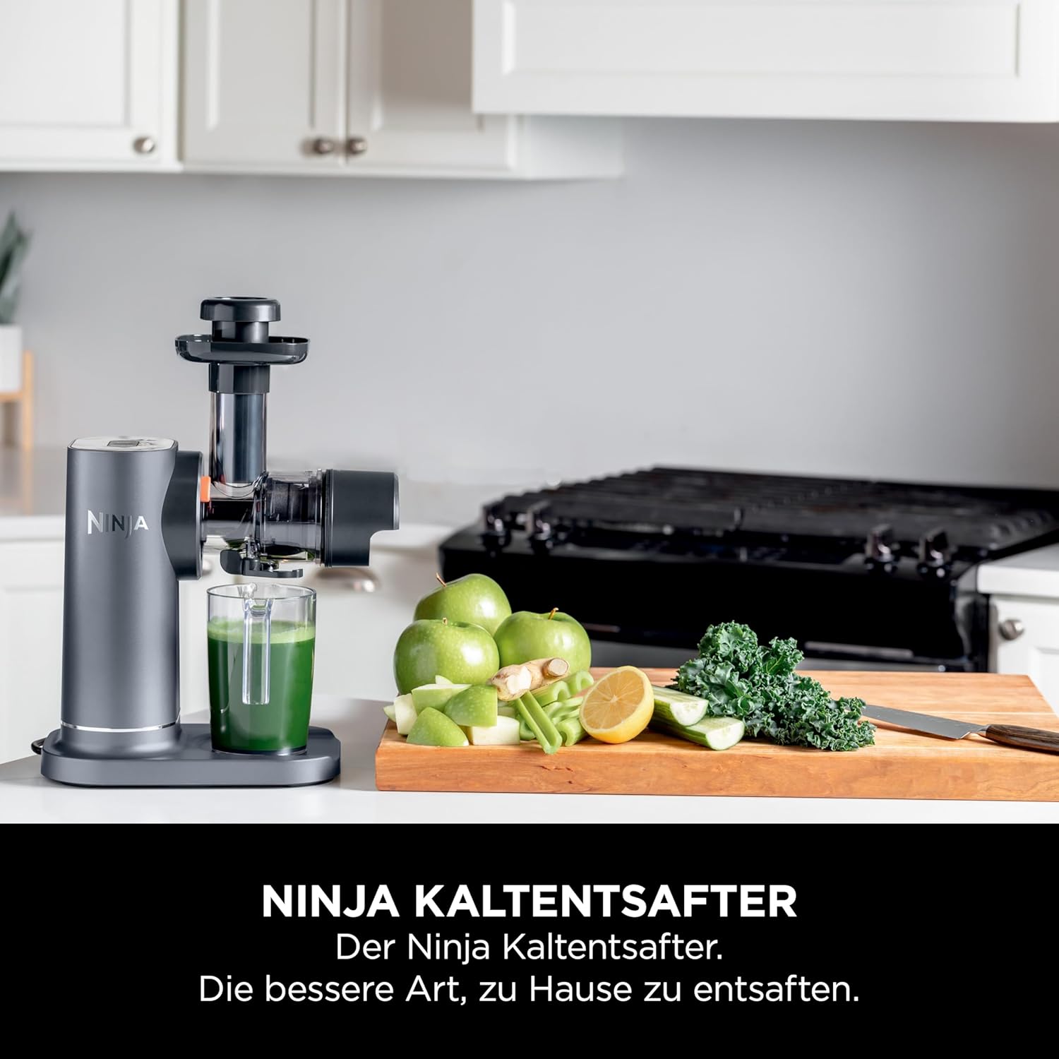 Ninja Kaltpresse-Entsafter Gemüse und Obst mit 700-ml-Becher & 1,1-L-Fruchtfleischbehälter, für frische Säfte, Drinks & Wellness-Shots, kompakt, spülmaschinenfest & abnehmbare Teile, Grau JC151EU