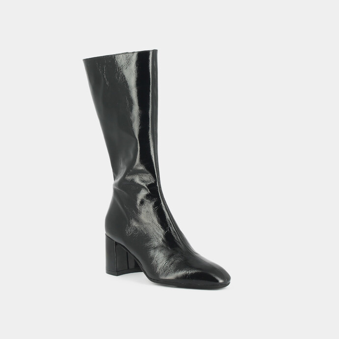Bottines à talons et bouts pointus  en cuir brillant noir