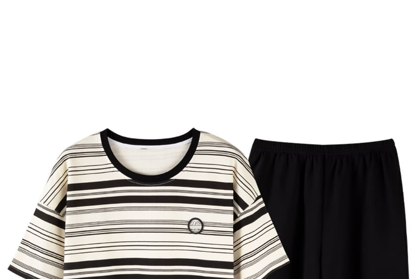 Jeony - Pyjamaset: gestreept T-shirt met korte mouwen + effen shorts