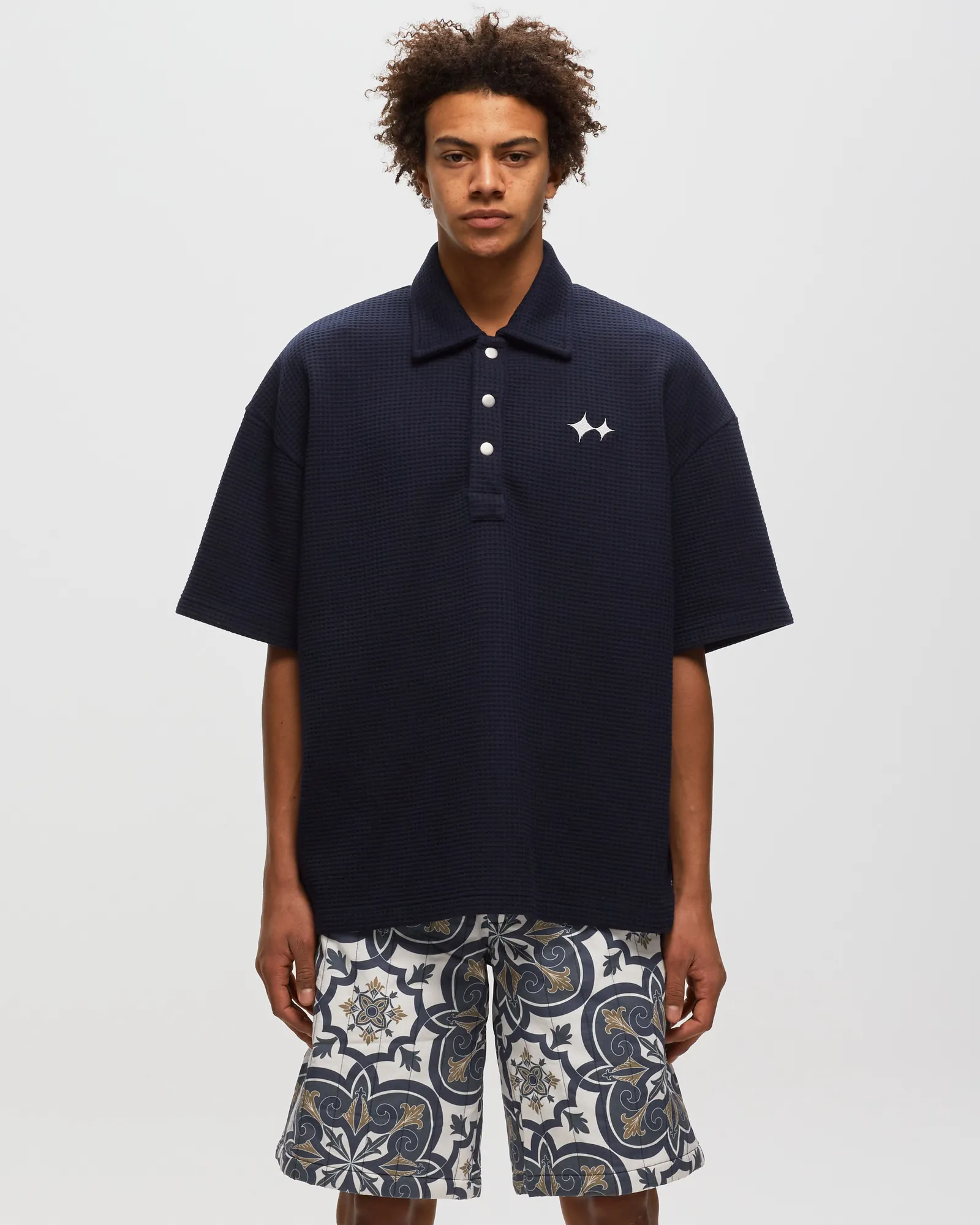 Camisa polo oversized waffle da marca BSTN