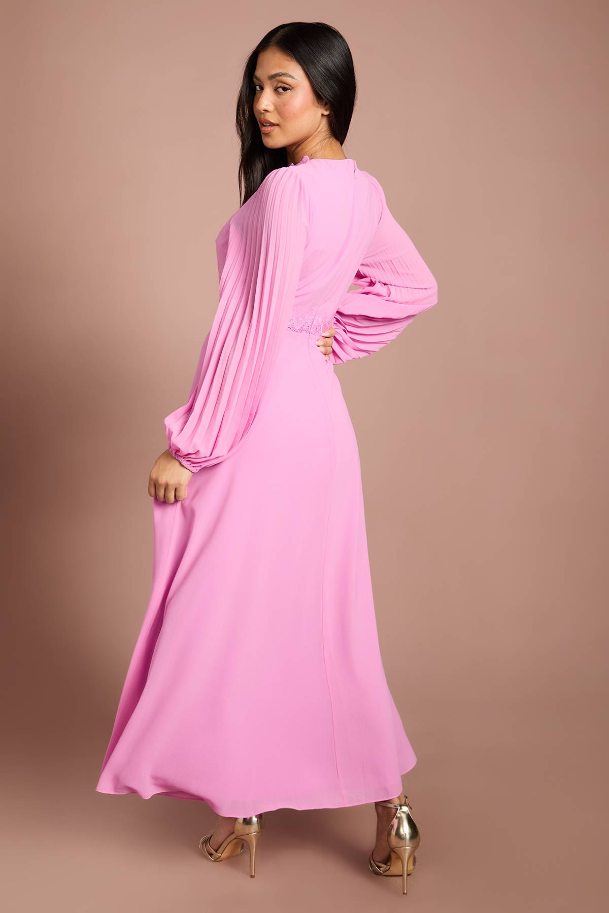 Coast Robe Maxi Petite Avec Détails Plissés Et Finitions En Dentelle