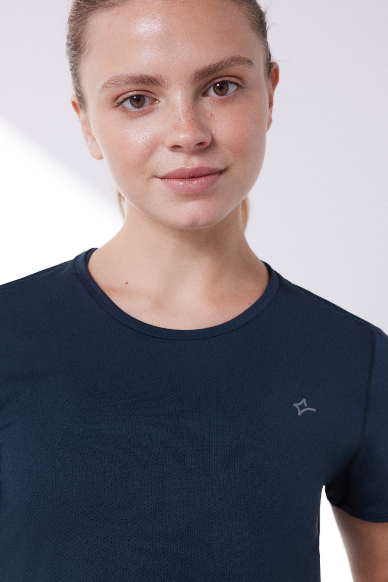 Camiseta técnica azul respirável para meninas
