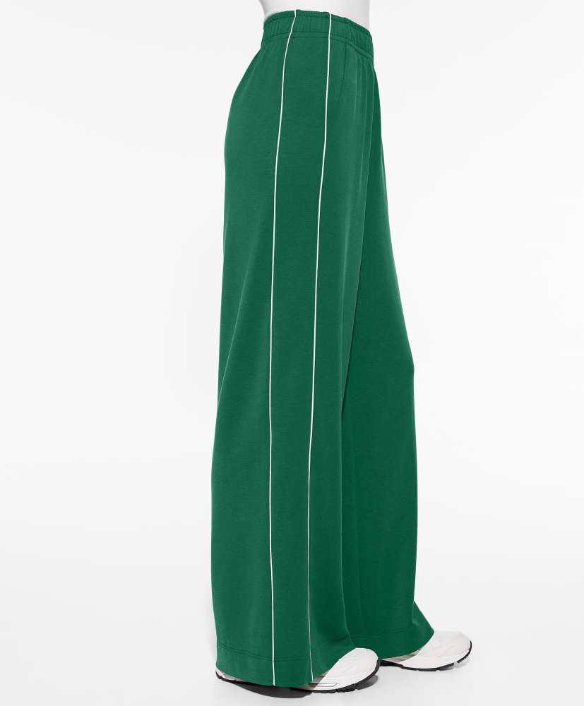 Calça flare em modal com aplique lateral