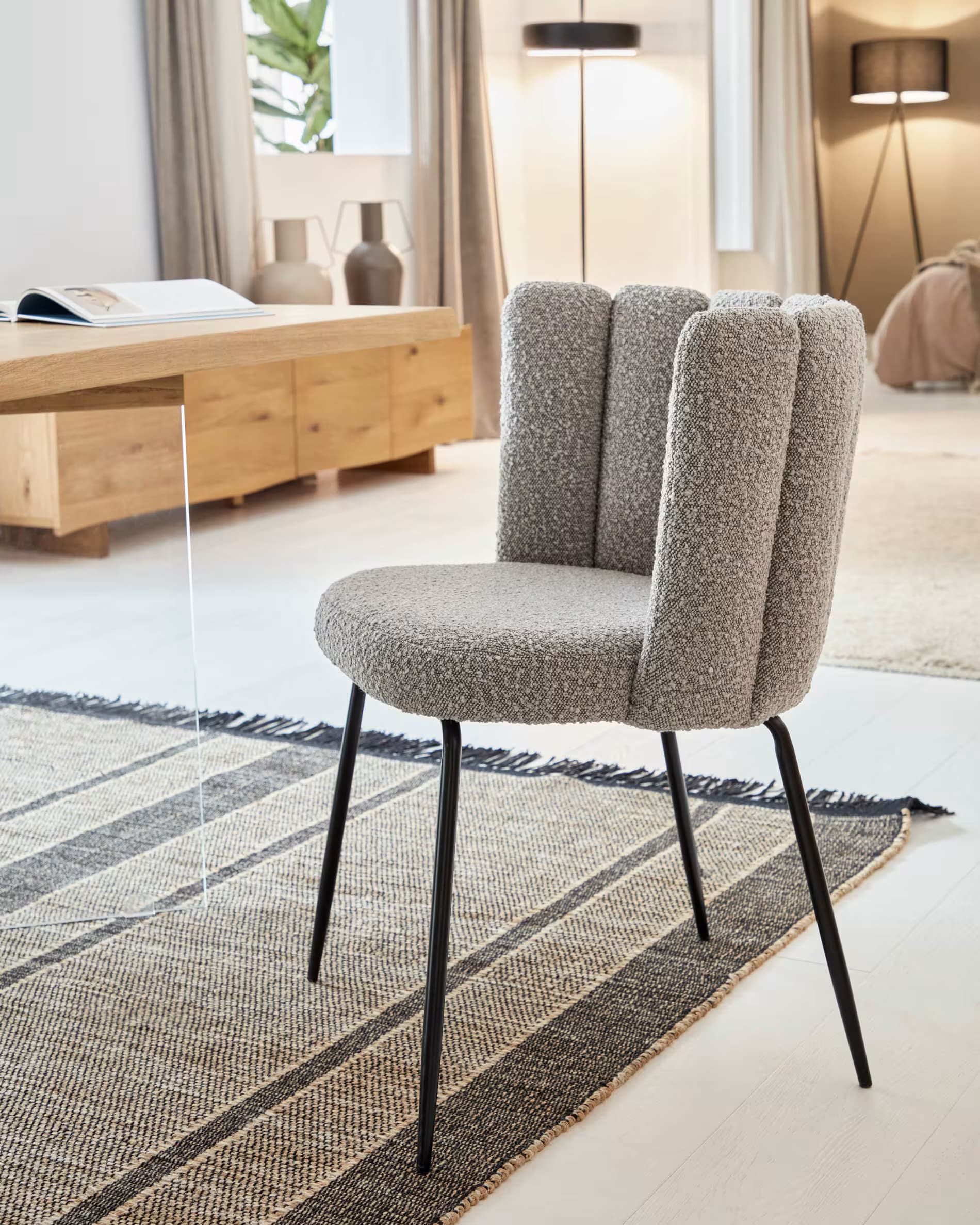 Kave Home Polsterstuhl ANIELA 2er Set Hellgrau/schwarz