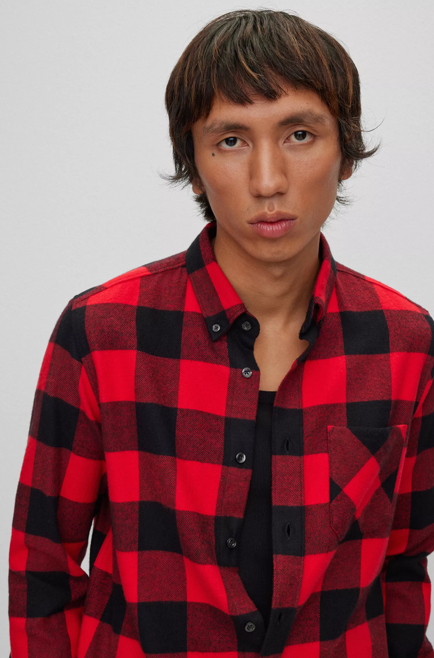 Camisa HUGO vermelha de modelagem relaxada em flanela xadrez de algodão orgânico.