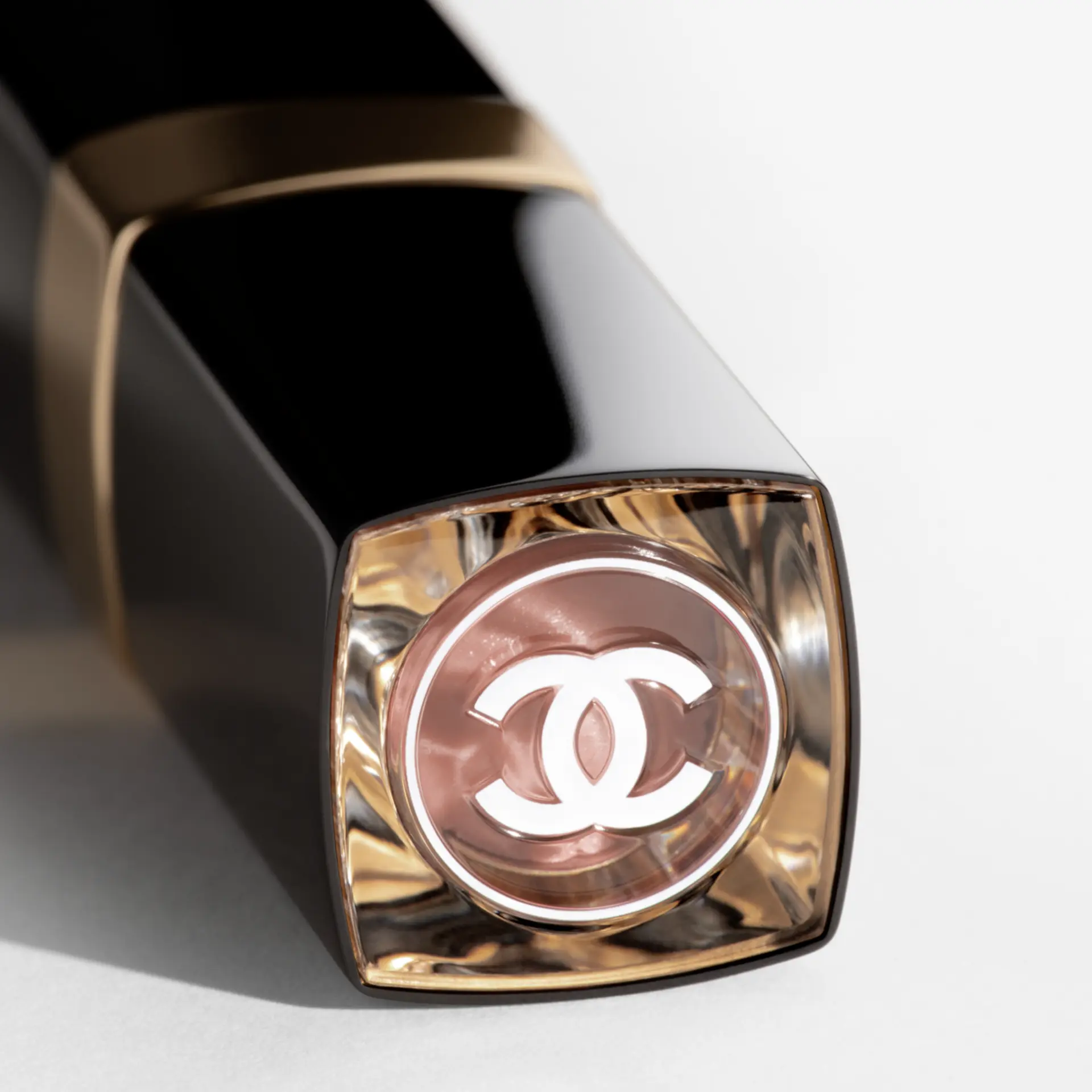 CHANEL - ROUGE COCO FLASH LA COULEUR, LA BRILLANCE, L'INTENSITÉ EN UN ÉCLAIR- Rouge à lèvres