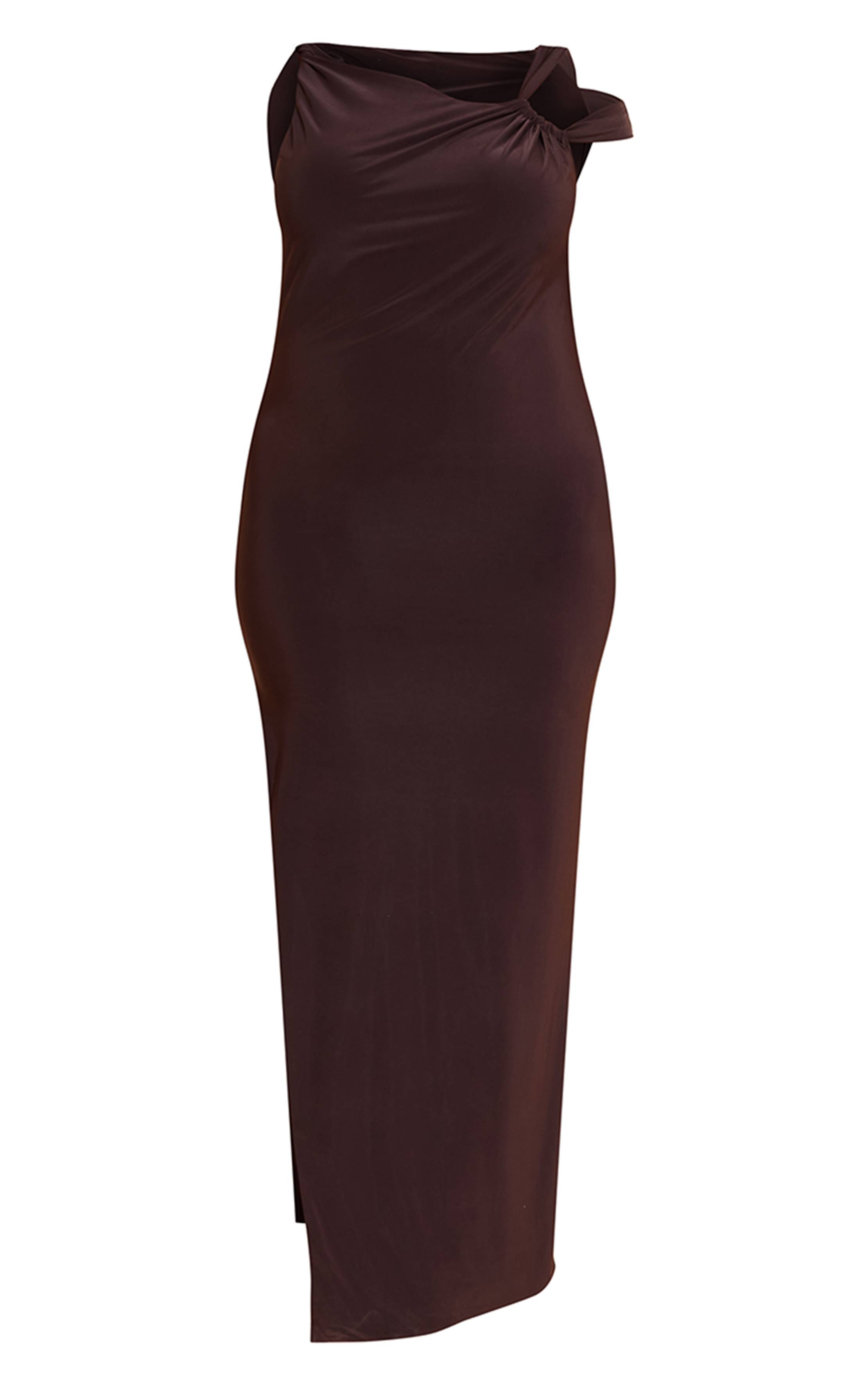 Chocolat Robe Maxi Grande Taille En Slinky Double Couche Avec Fronces Aux Épaules