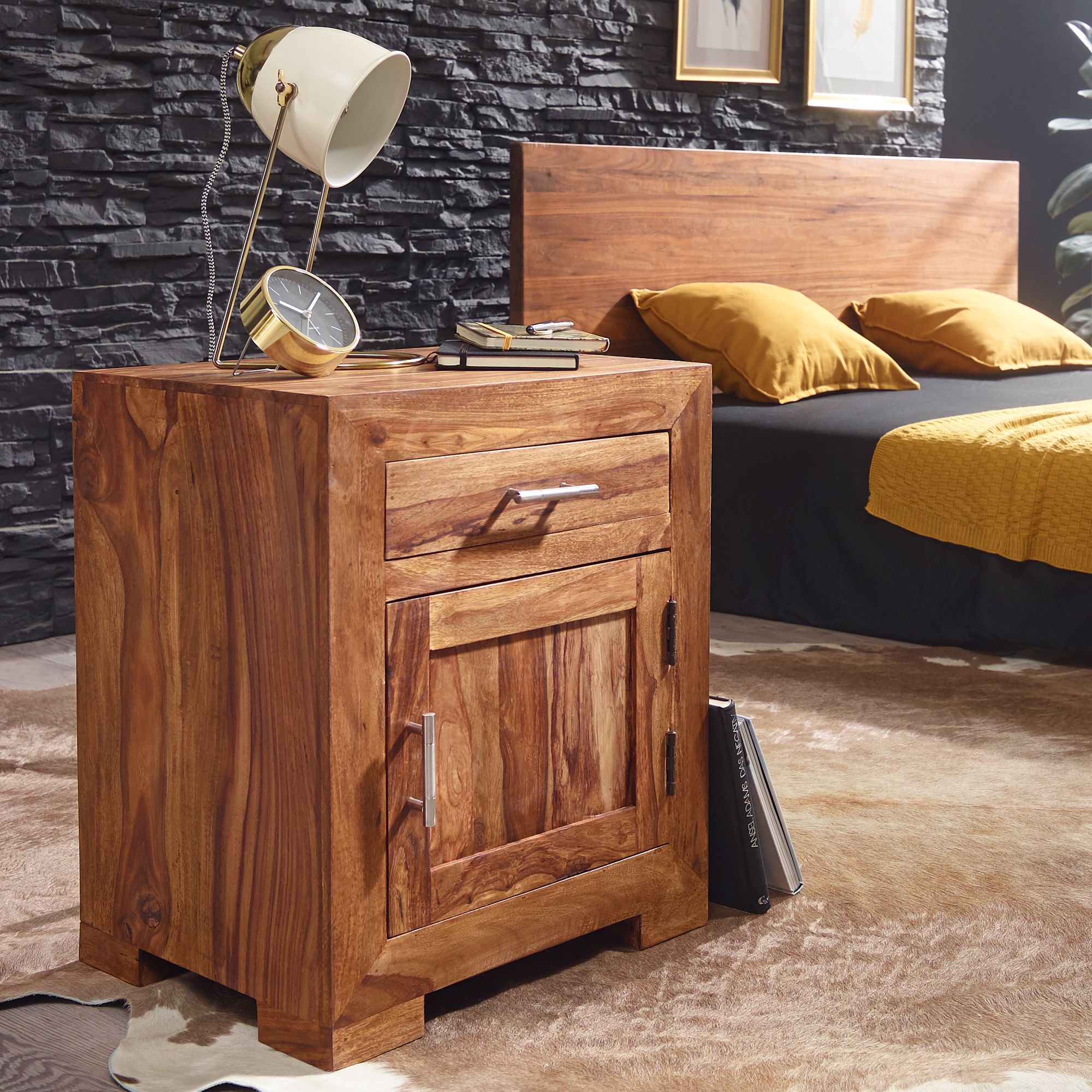 KADIMA DESIGN Massivholz Nachtschrank, Landhausstil, 60 cm Höhe, Schublade & Tür, Sheesham-Holz