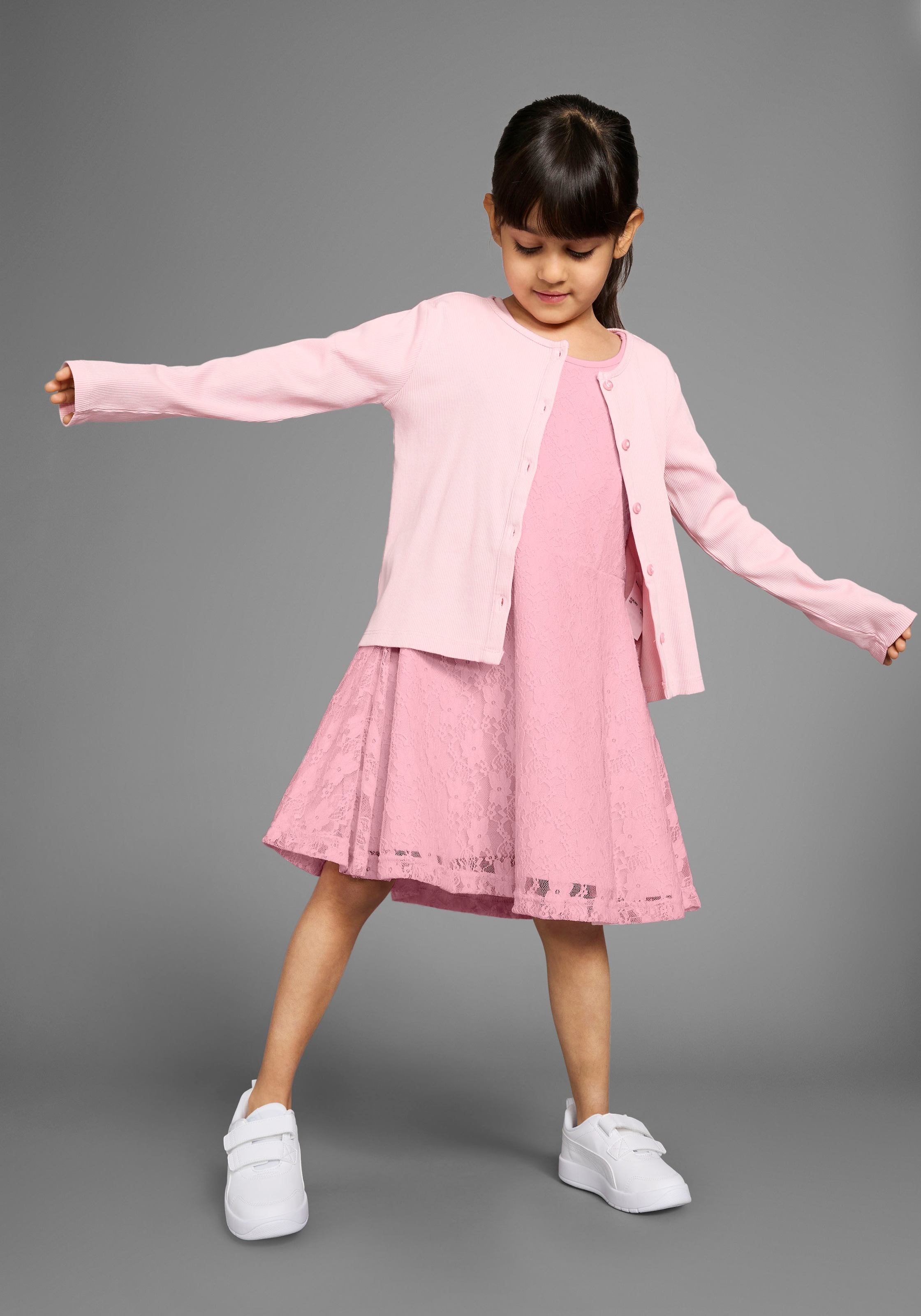KIDSWORLD Spitzenkleid »Jerseykleid mit aufwendiger Spitze« Festliches Kleid mit Spitze