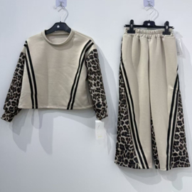 Wild Stripe Leopard Lounge Set - beige