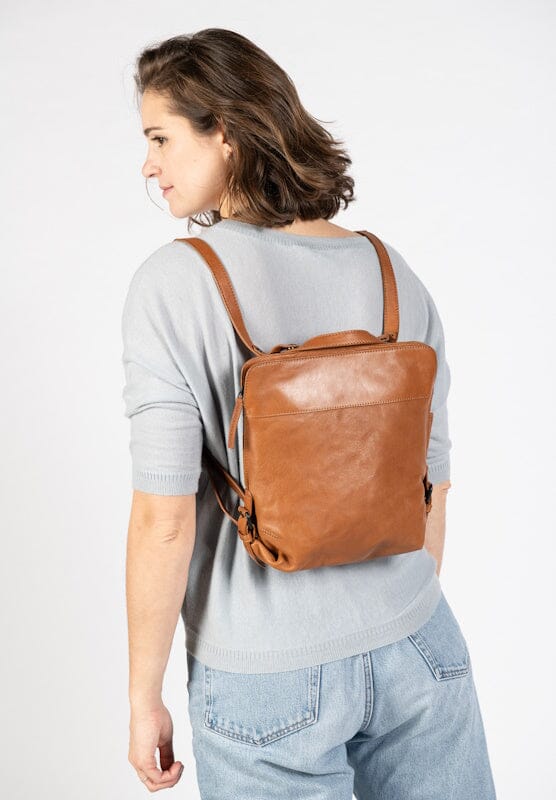Aunts & Uncles Grandma's Luxury Club Backpack / Shoulderbag Mrs. Crumble Caramel