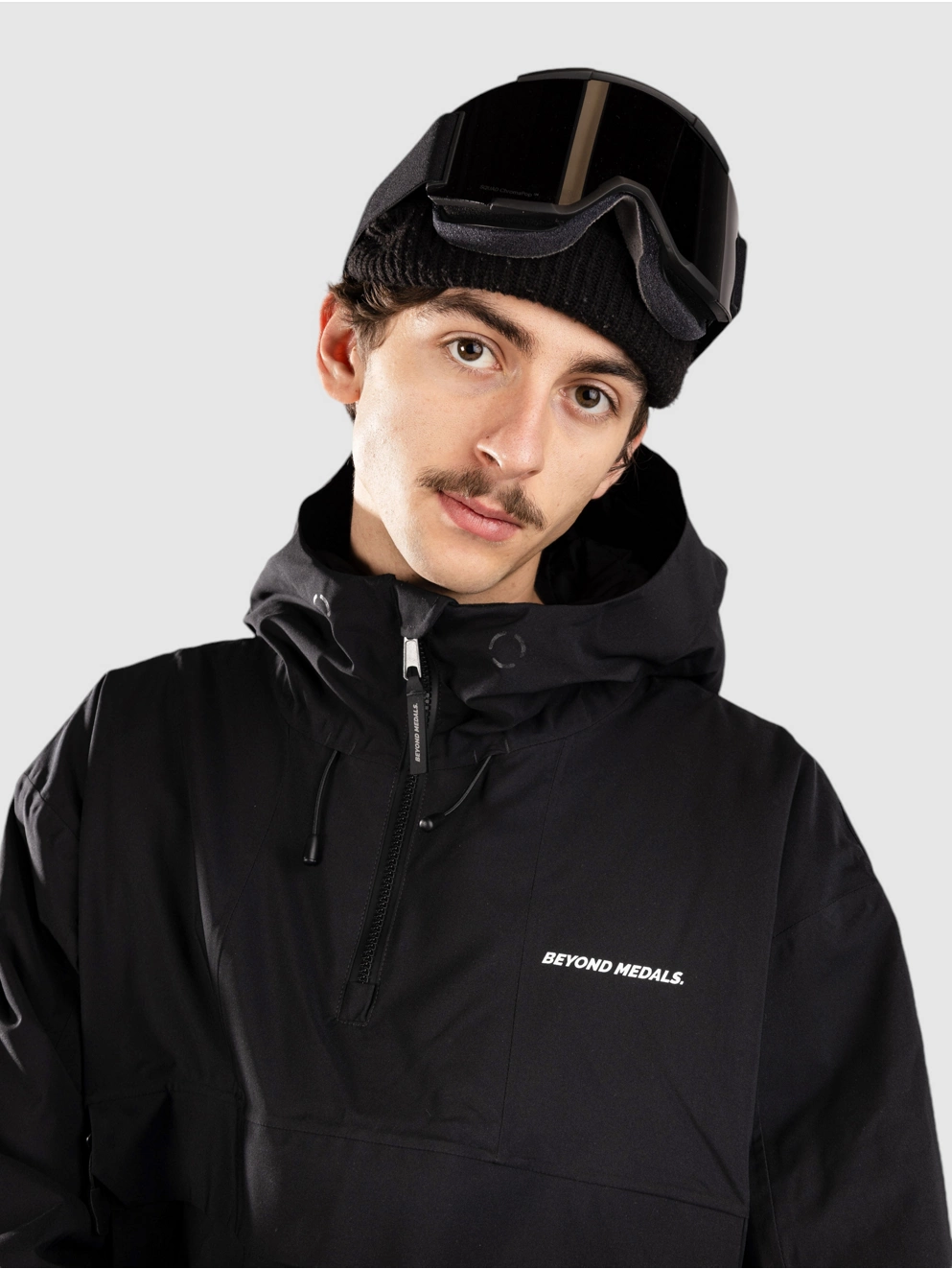 Beyond Medals 2L Anorak black