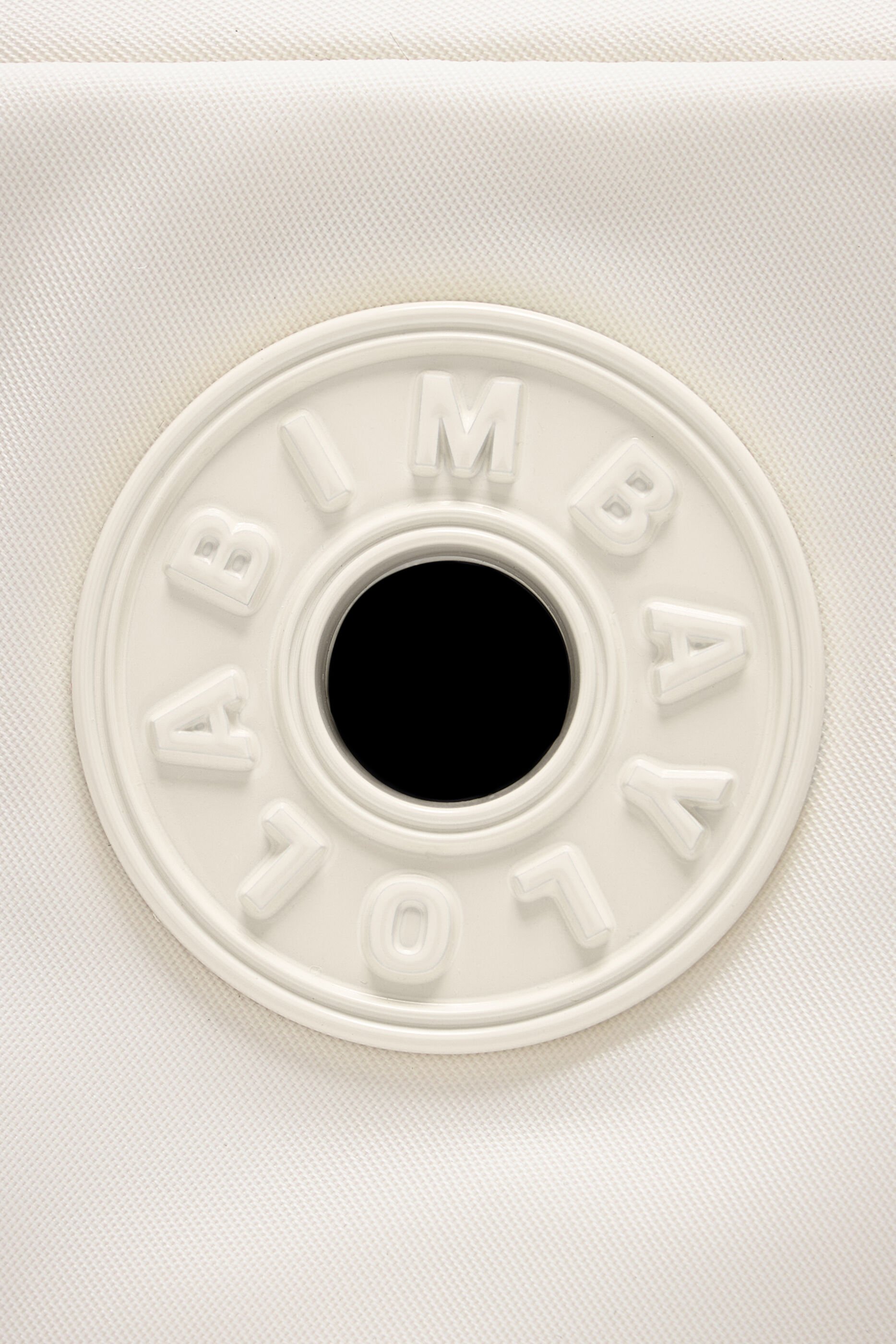 Bolsa de ombro pequena em nylon, cor osso.
