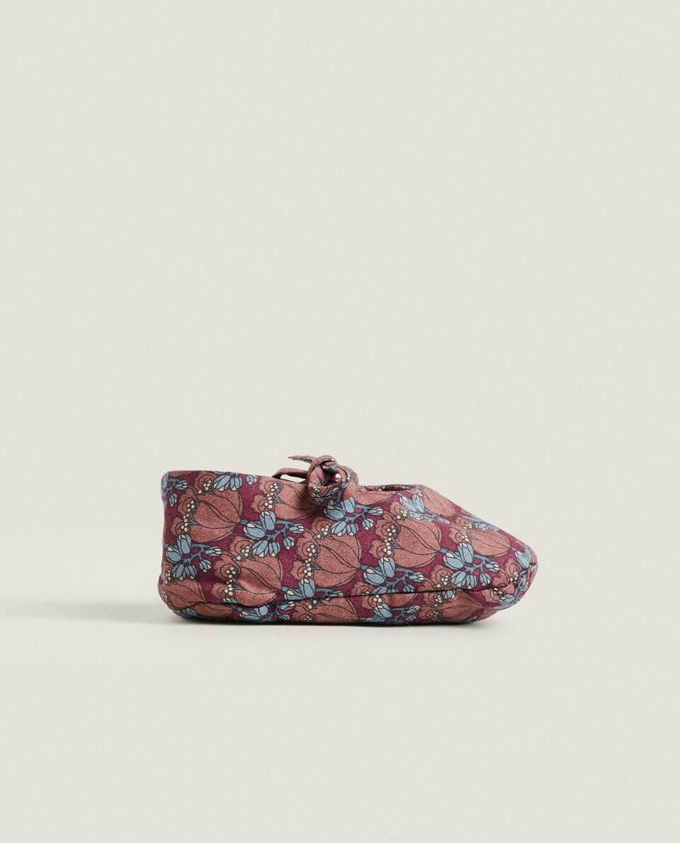 SAPATINHOS INFANTIS FEITOS COM TECIDO LIBERTY