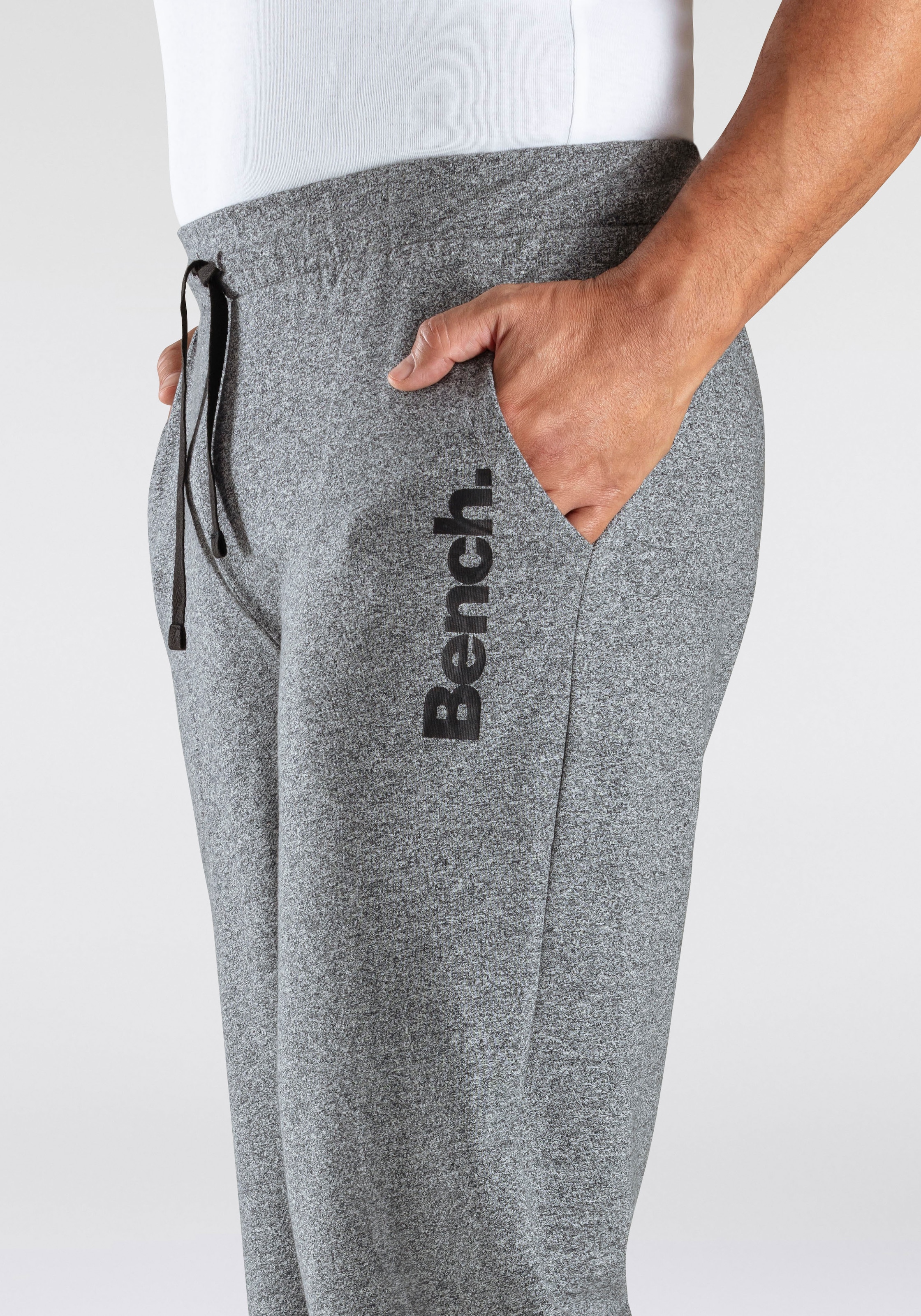 Bench. Loungewear Relaxhose  aus leichter Sweat-Qualität
