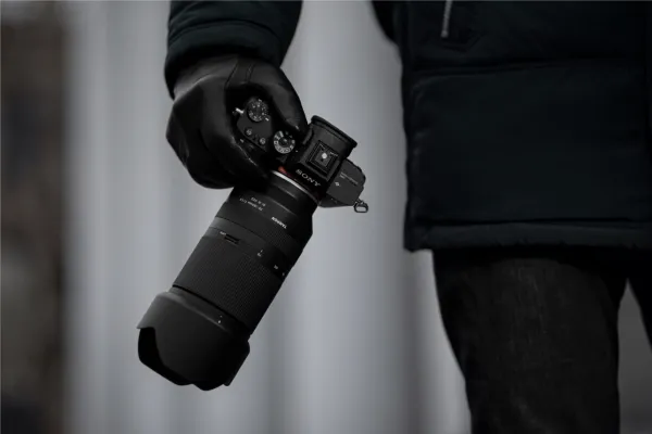 Tamron A056 - Telefoto zoom objektiv - 70 mm - 180 mm - f/2.8 Di III VXD - Sony E-mount - for Sony Cinema Line; a VLOGCAM; a1; a1 II; a6700; a7 IV; a7C; a7C II; a7CR; a7R V; a9 III