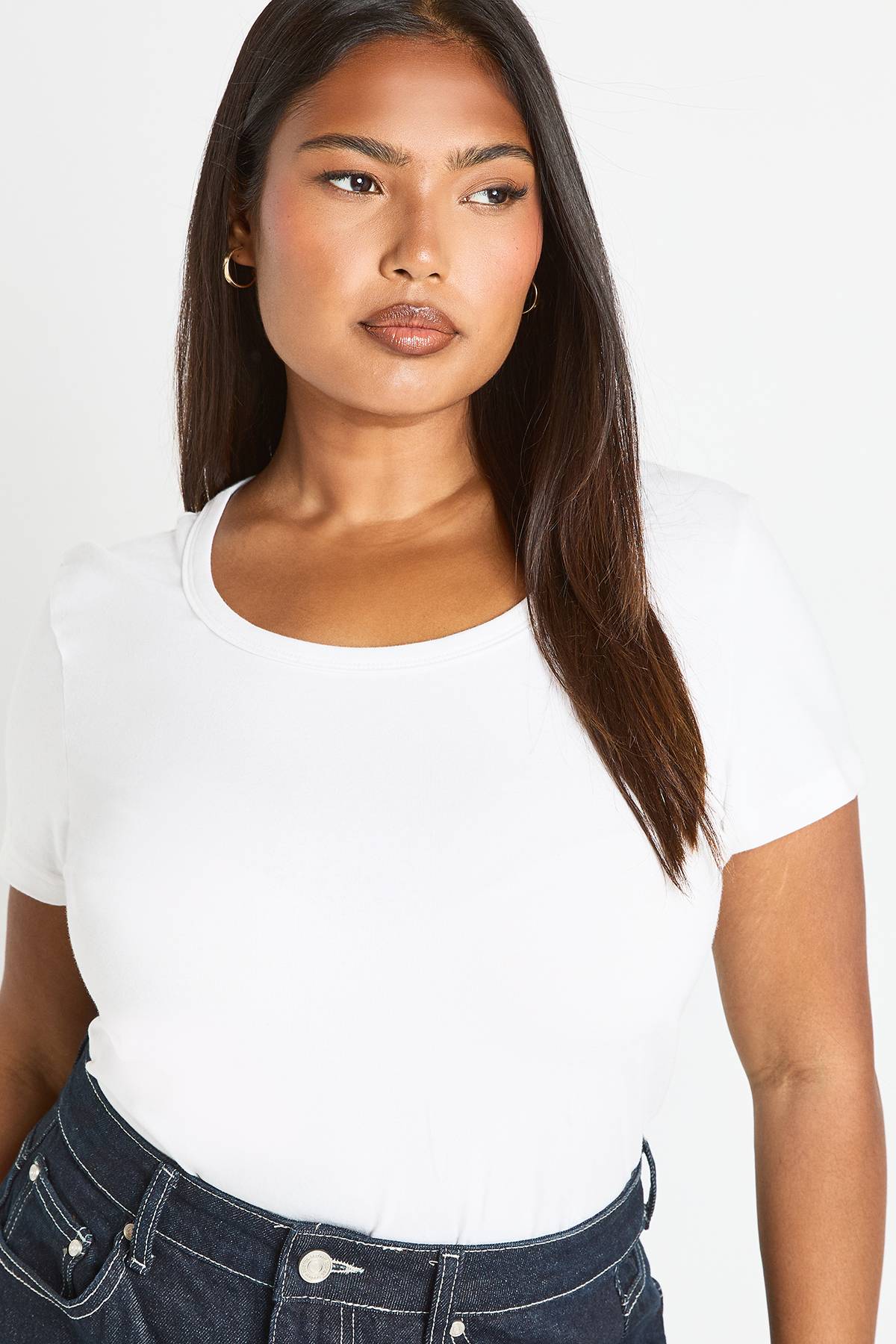 boohoo Haut Grande Taille À Manches Courtes Et Encolure Carrée