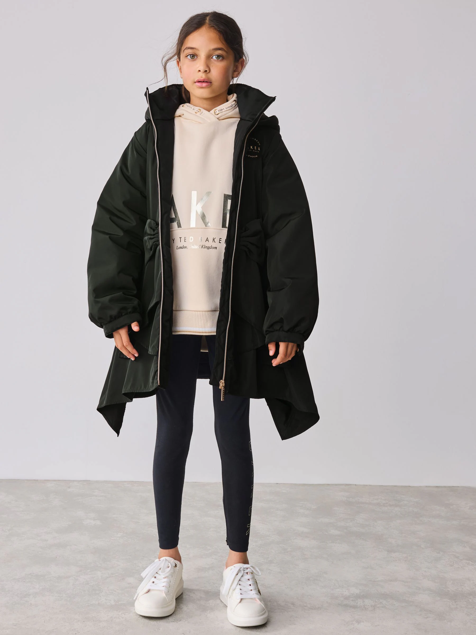 Zwart - Baker by Ted Baker - Regenbestendige regenjas met strik en ruches