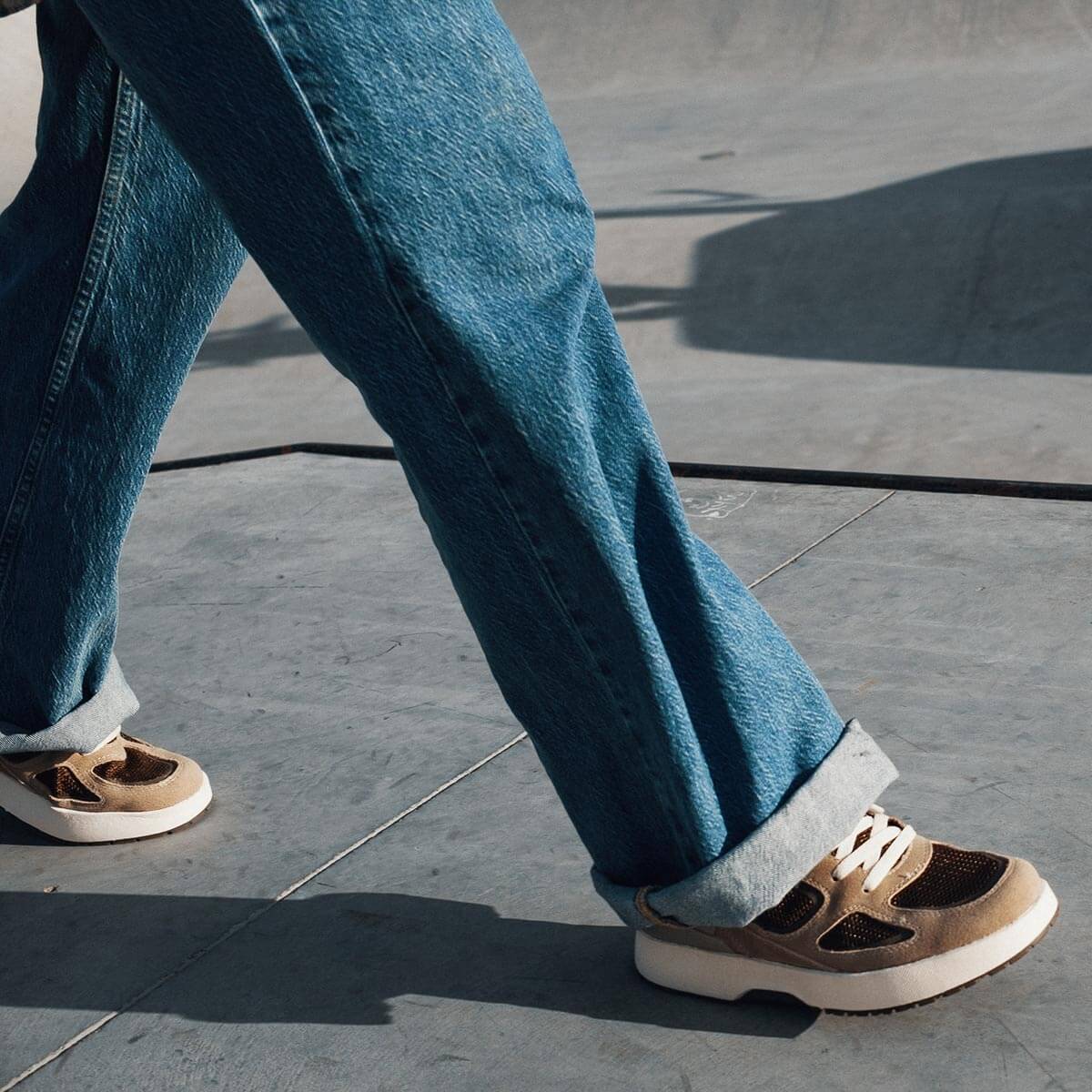 Nova Lite Klassisk retrosneaker med skinndetaljer