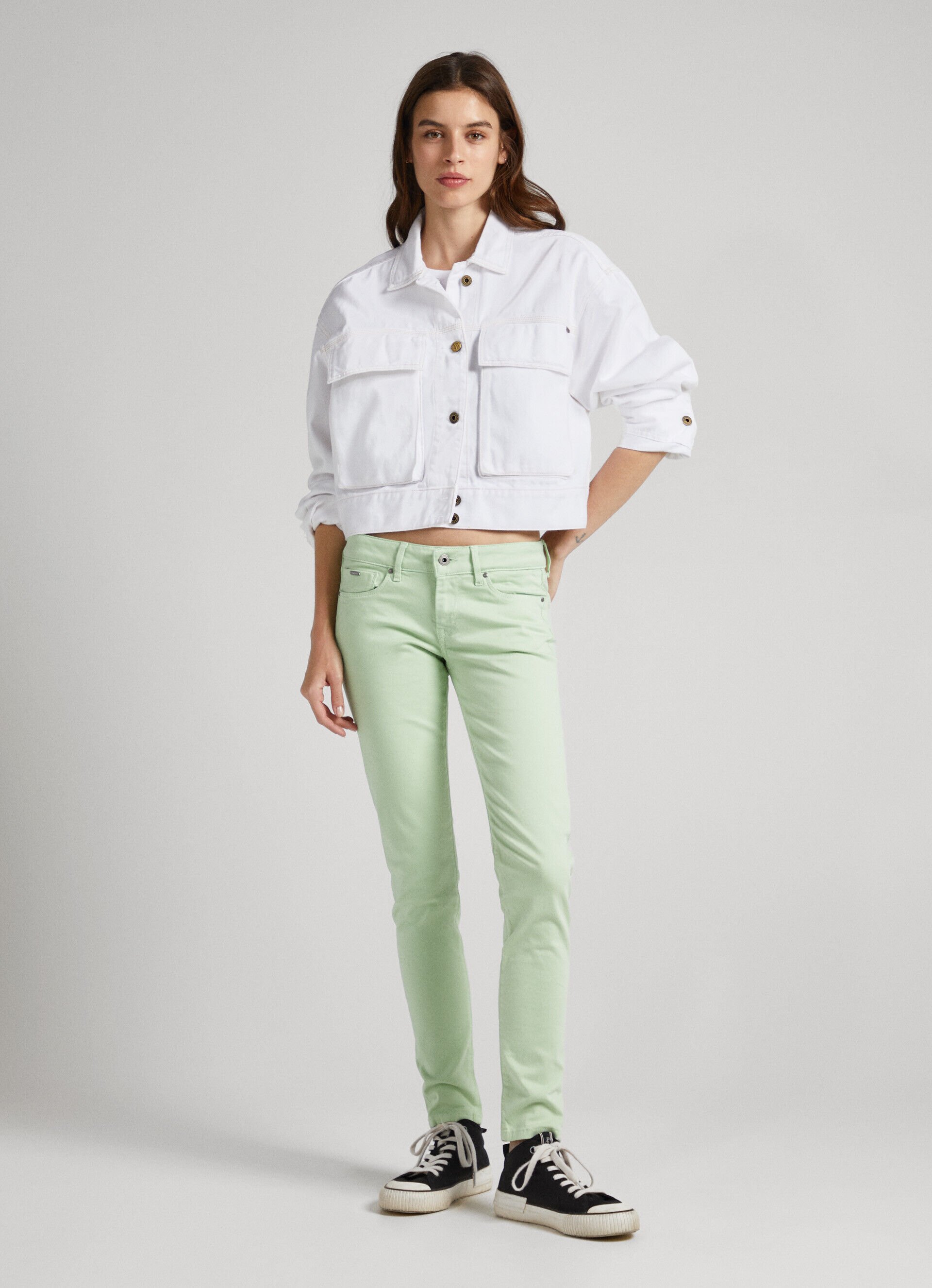 Calça skinny com 5 bolsos - verde claro
