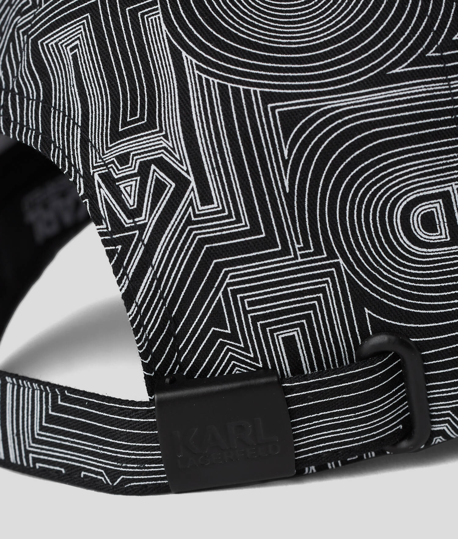 CASQUETTE DE BASEBALL GRAPHIQUE