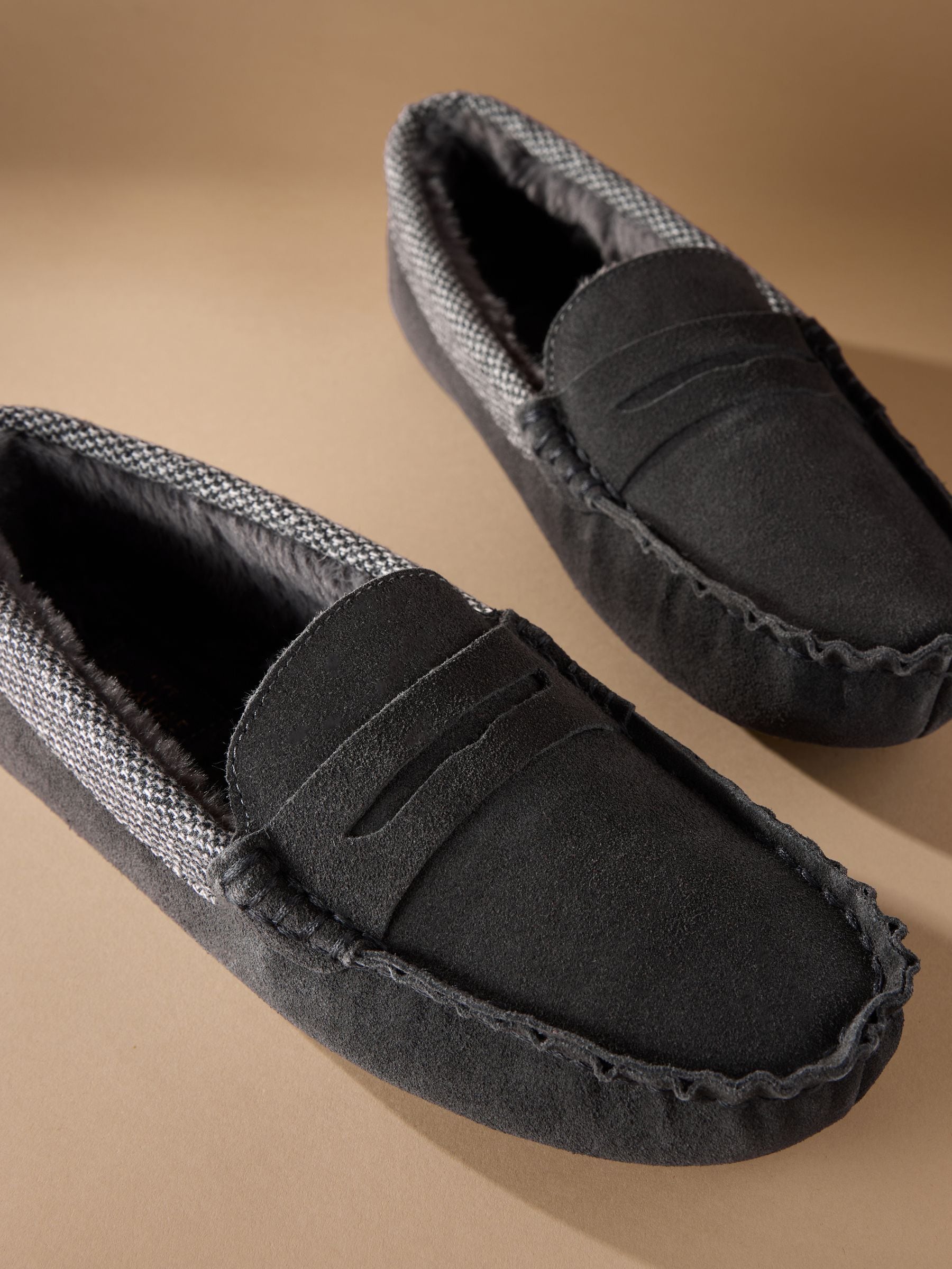 Grijs - Signature Suede Fabric Trim Moccasin Slippers