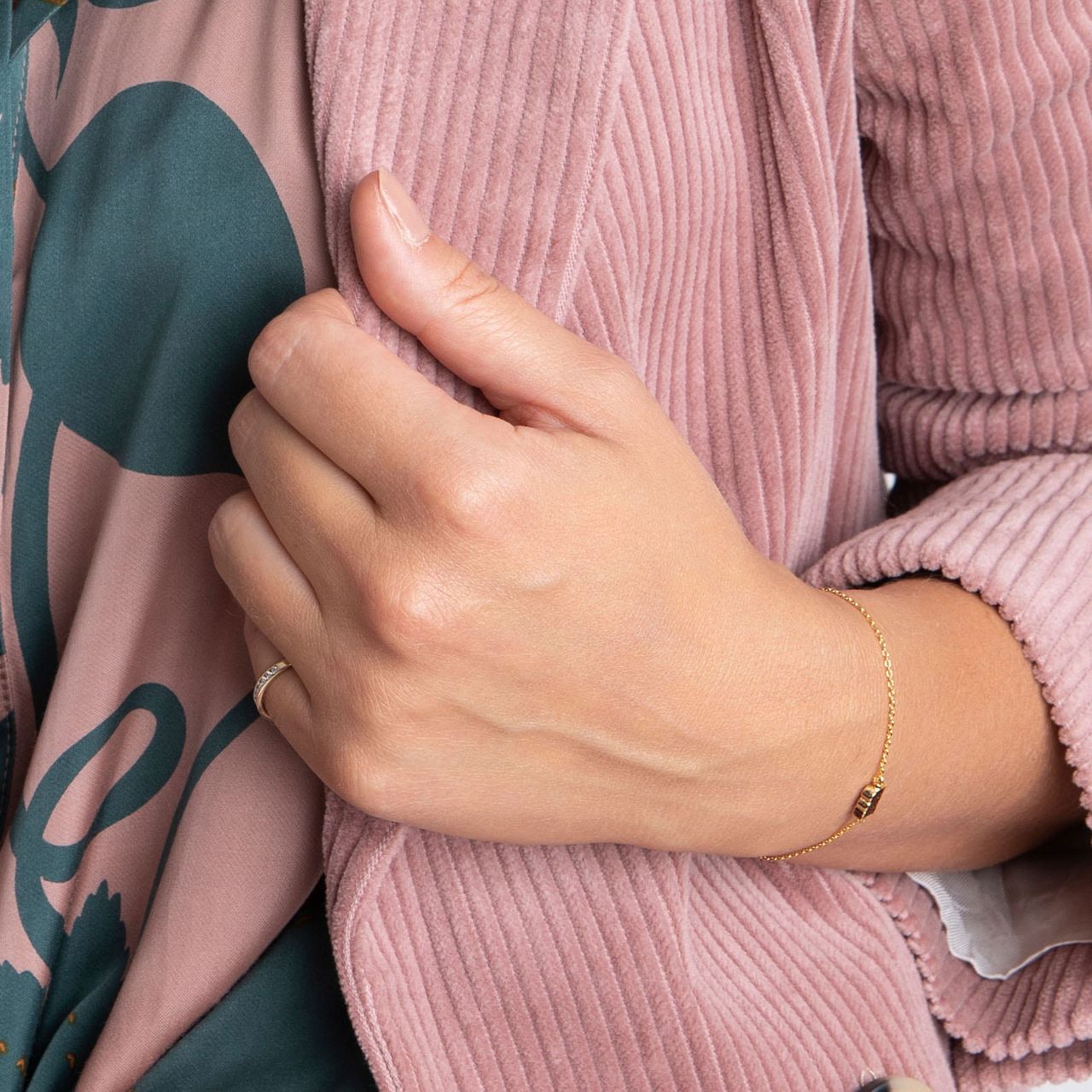 Stalen armband goldplated met letter