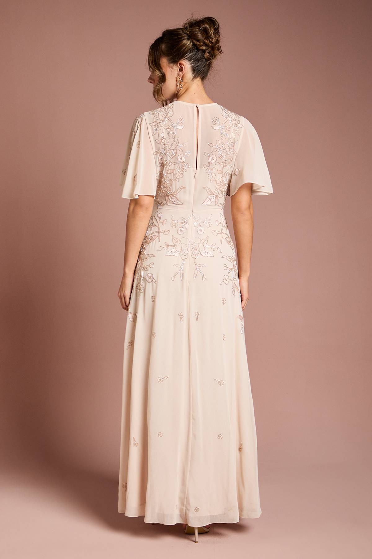 Coast Robe Longue À Manches Papillon Brodée De Fleurs Et Ornée De Perles