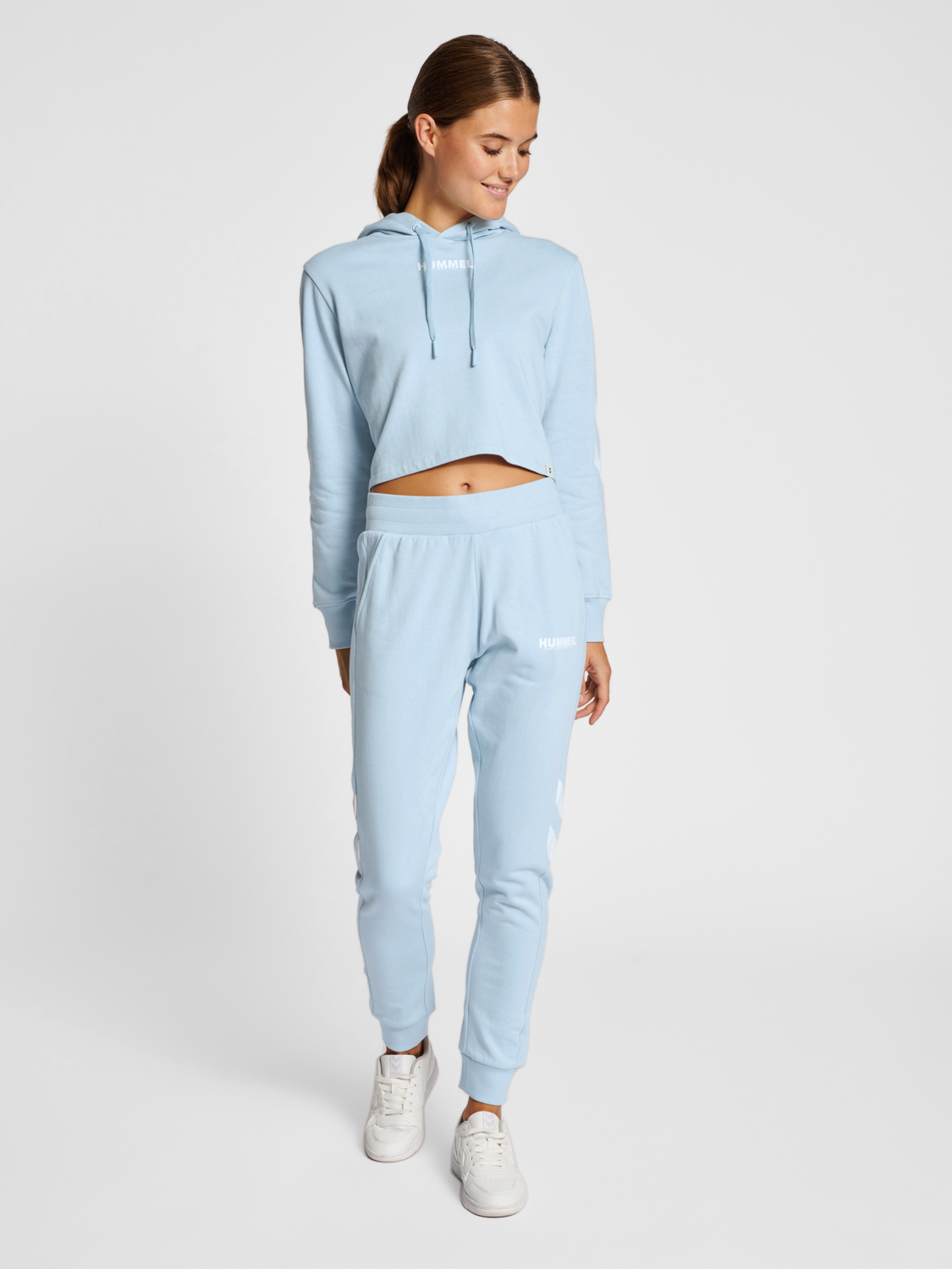 hmlLEGACY WOMAN CROPPED HOODIE