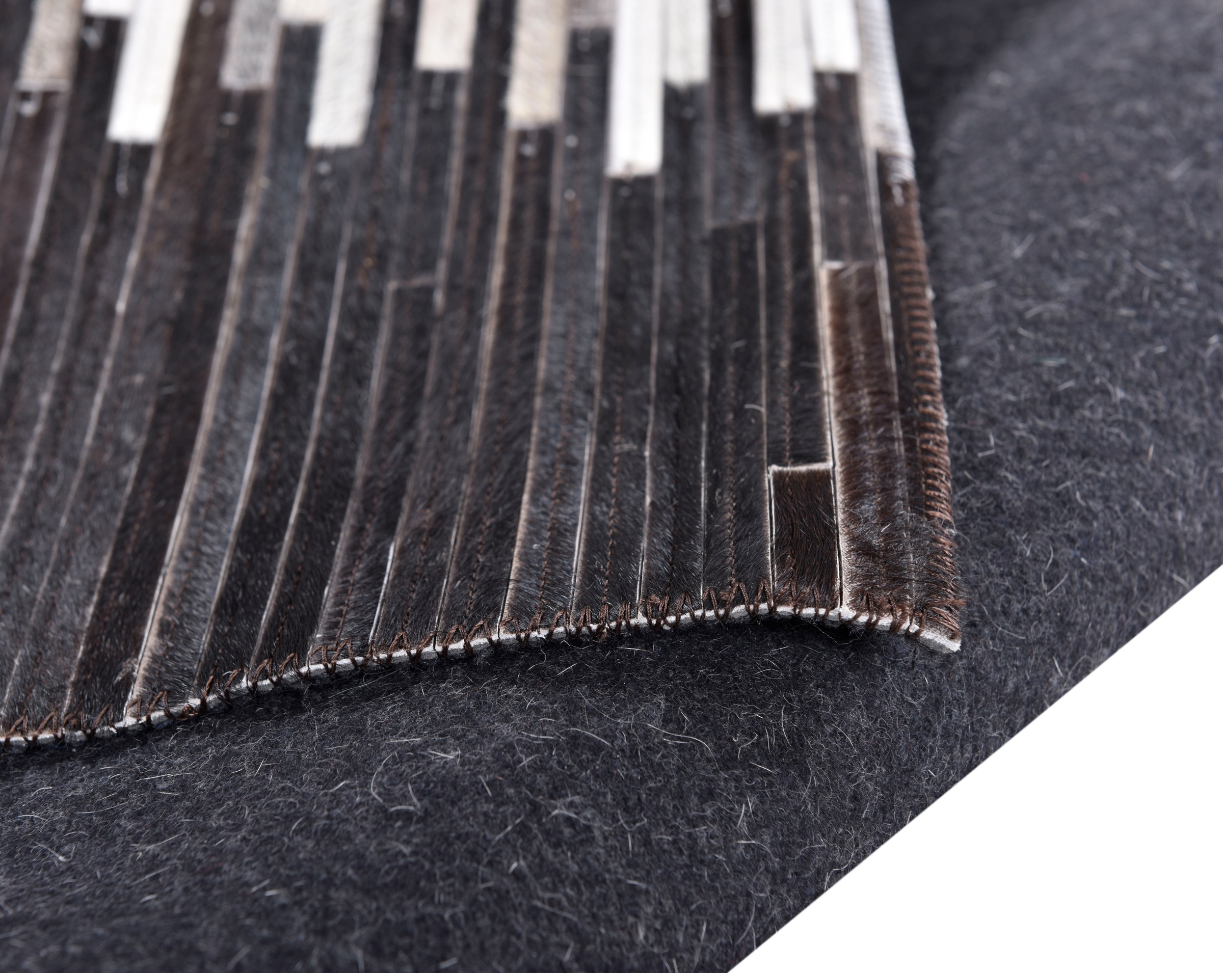 THEKO Fellteppich »Kobe-Streifen« rechteckig 3 mm Höhe Patchwork, handgenäht, echtes Rinderfell in Naturtönen
