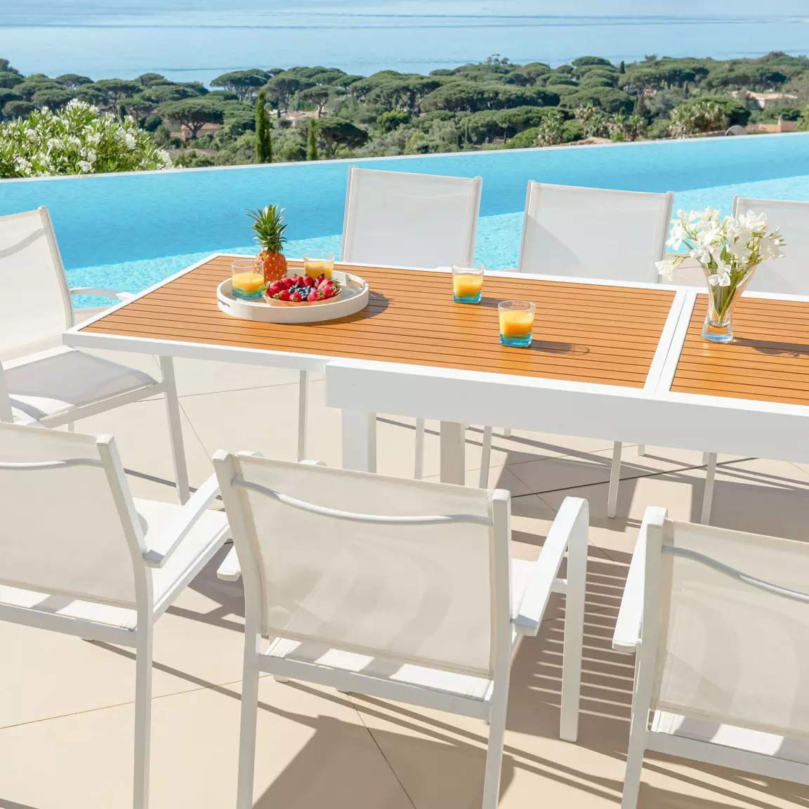 Table de jardin extensible en aluminium 10 places effet bois (135/270 x 90 cm) Murano Blanc