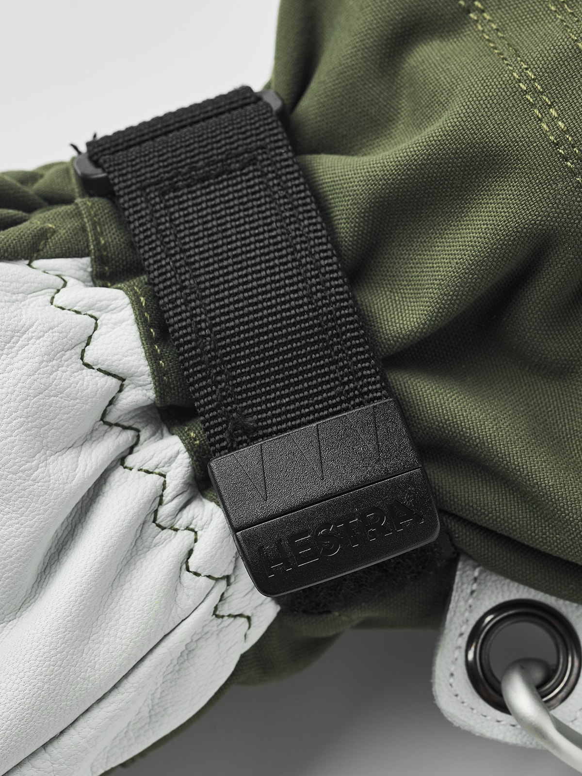 Hestra Army Leather Heli Ski 5 Finger<br>Supervarm med en rekke smarte funksjoner!